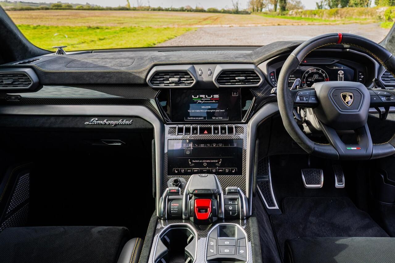 LAMBORGHINI URUS ESTATE 4.0T FSI V8 Performante 5dr Auto for sale UK - Slide 9