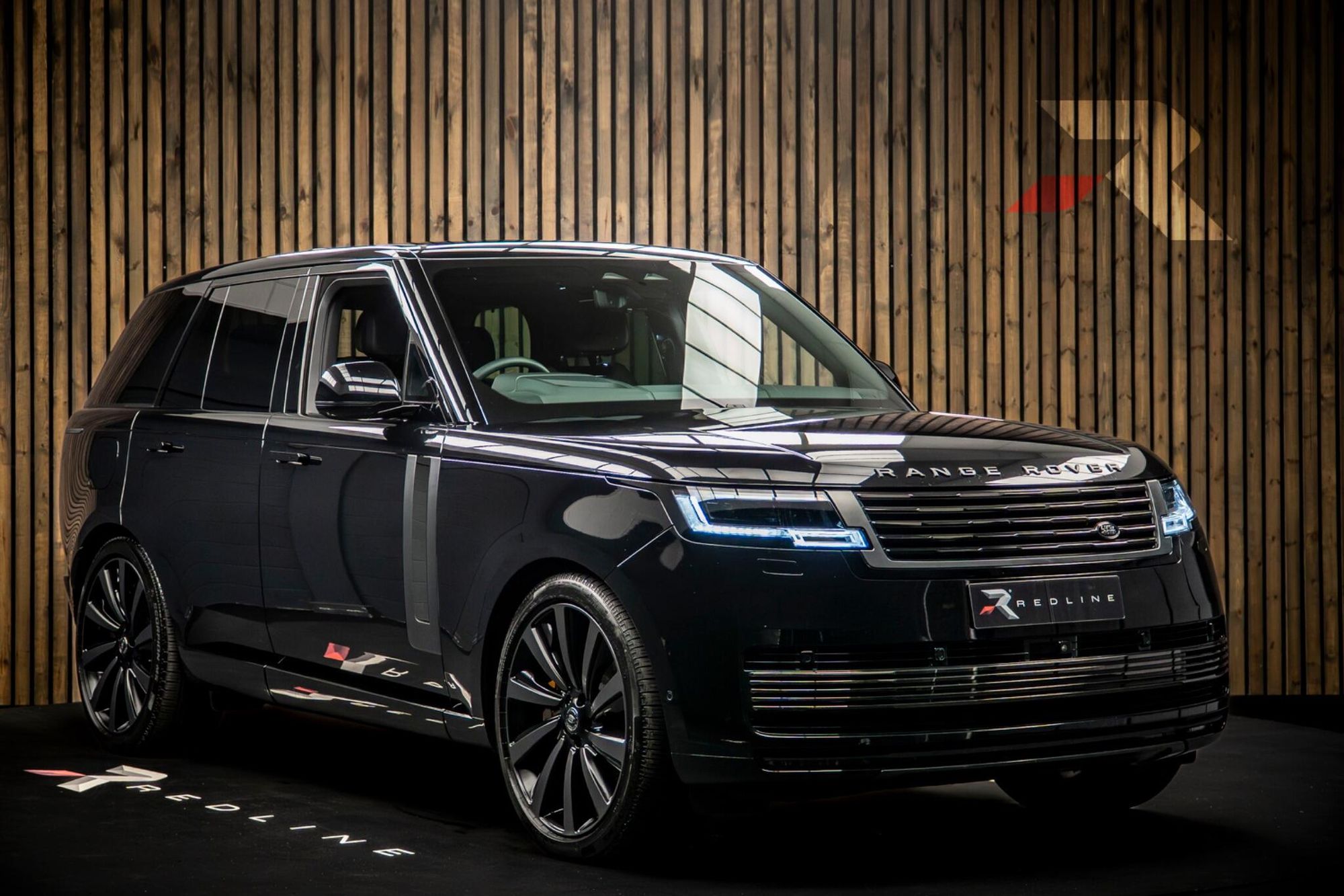 LAND ROVER RANGE ROVER ESTATE 4.4 P615 V8 SV 4dr Auto for sale UK