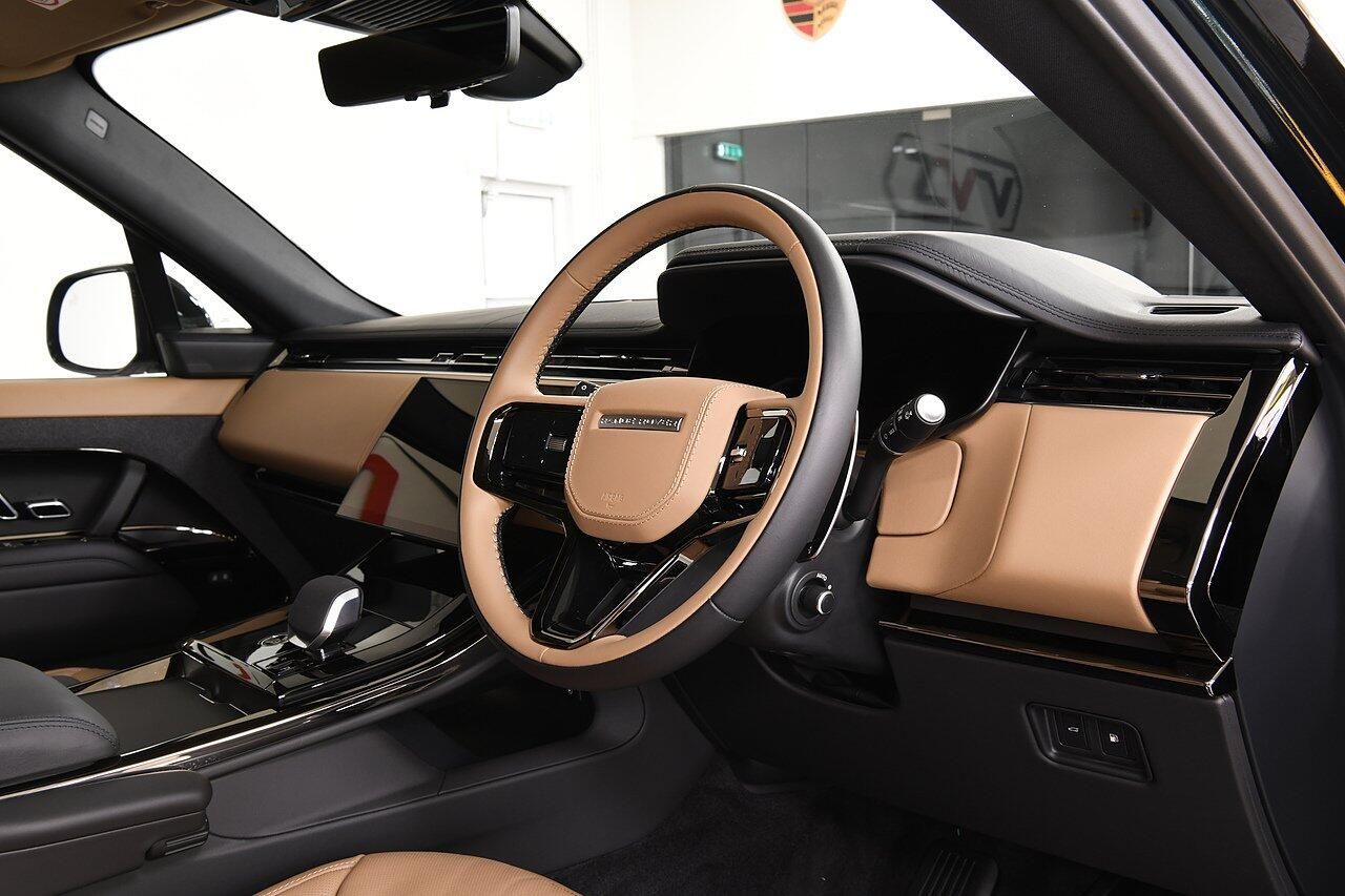 LAND ROVER RANGE ROVER SPORT ESTATE 3.0 P550e Autobiography 5dr Auto for sale UK - Slide 4