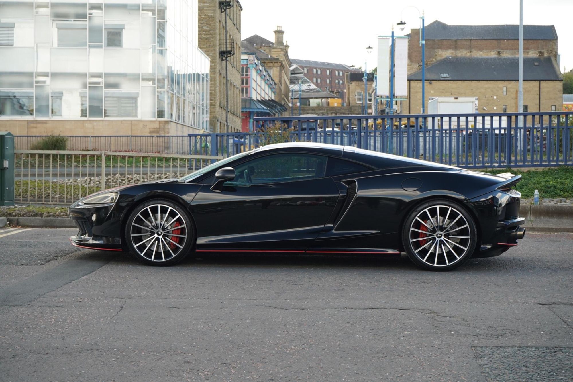 MCLAREN GT COUPE V8 2dr SSG Auto for sale UK - Slide 4