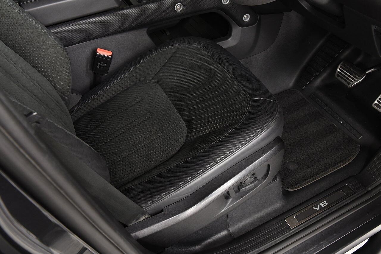 LAND ROVER DEFENDER ESTATE SPECIAL EDITIONS 5.0 P525 V8 Carpathian Edition 110 5dr Auto for sale UK - Slide 10