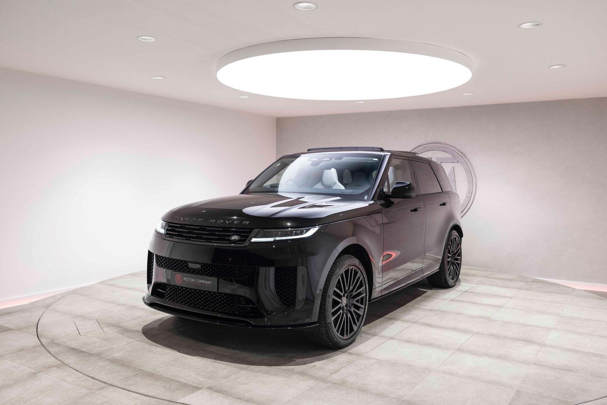 LAND ROVER RANGE ROVER SPORT ESTATE SPECIAL EDITIONS 4.4 P635 V8 SV Edition One 5dr Auto [Gloss] for sale UK - Slide 8