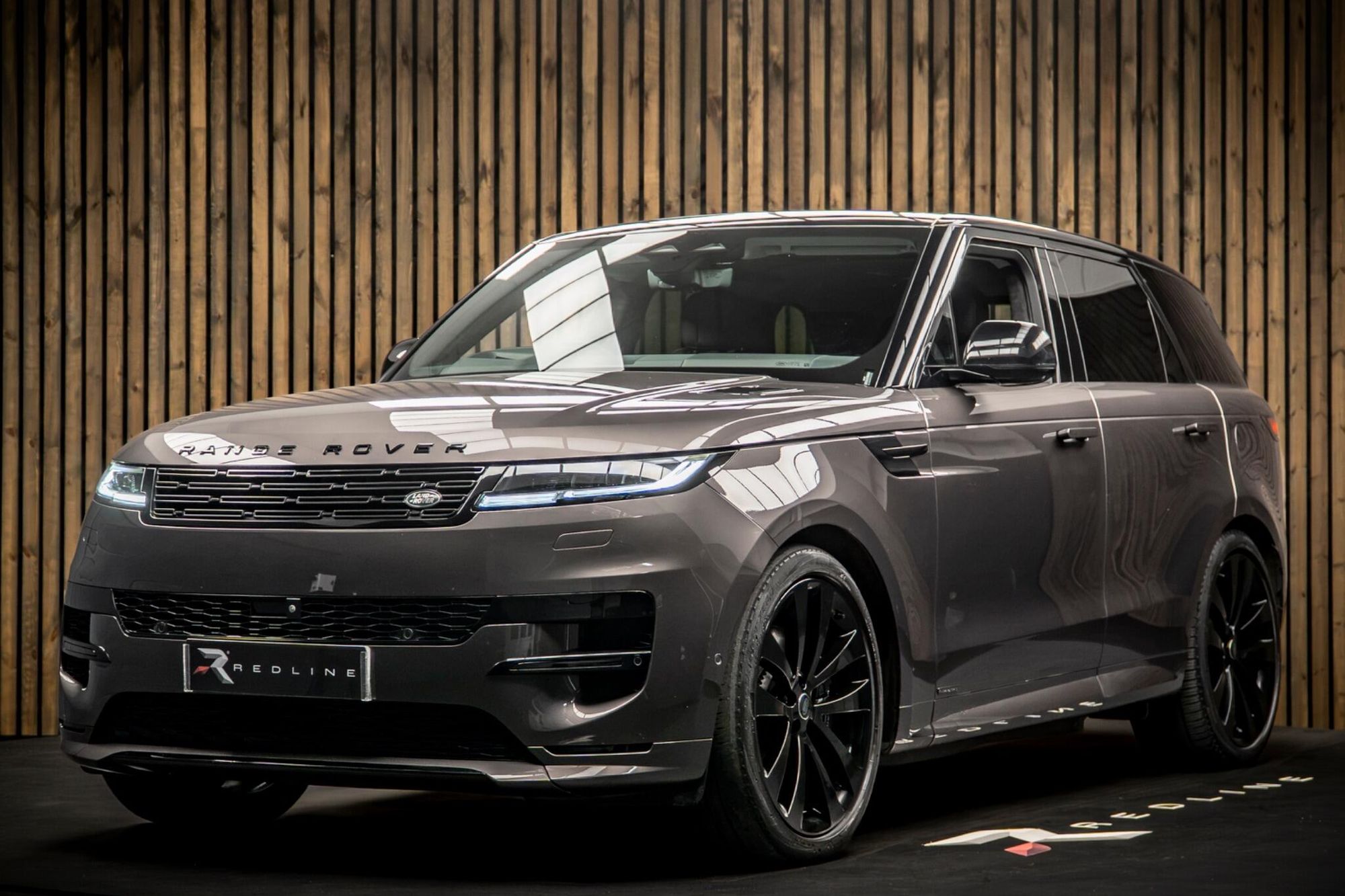 LAND ROVER RANGE ROVER SPORT ESTATE 3.0 P460e Autobiography 5dr Auto for sale UK - Slide 8