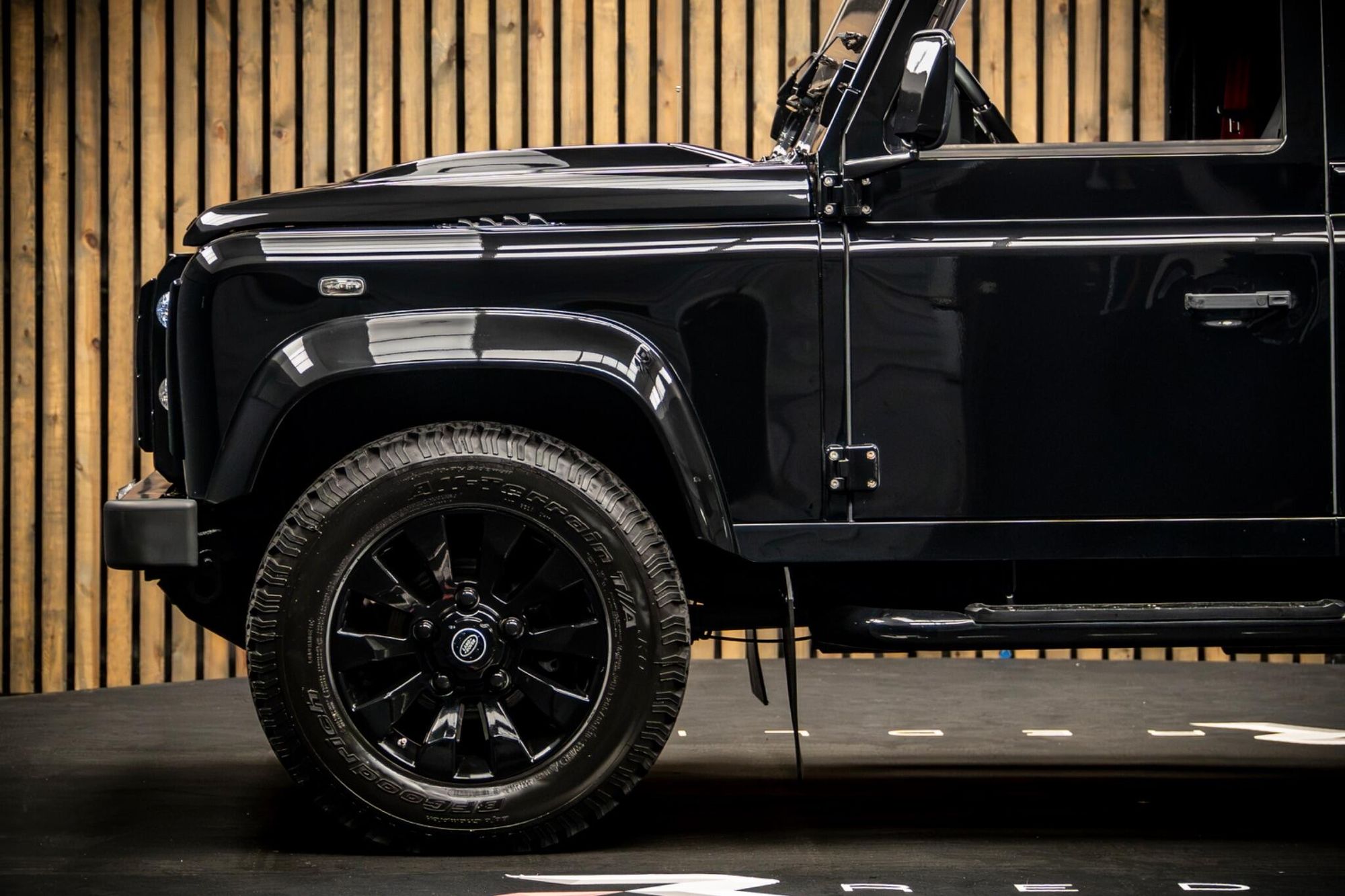 LAND ROVER DEFENDER 90 SWB DIESEL XS Hard Top TDCi [2.2] for sale UK - Slide 9