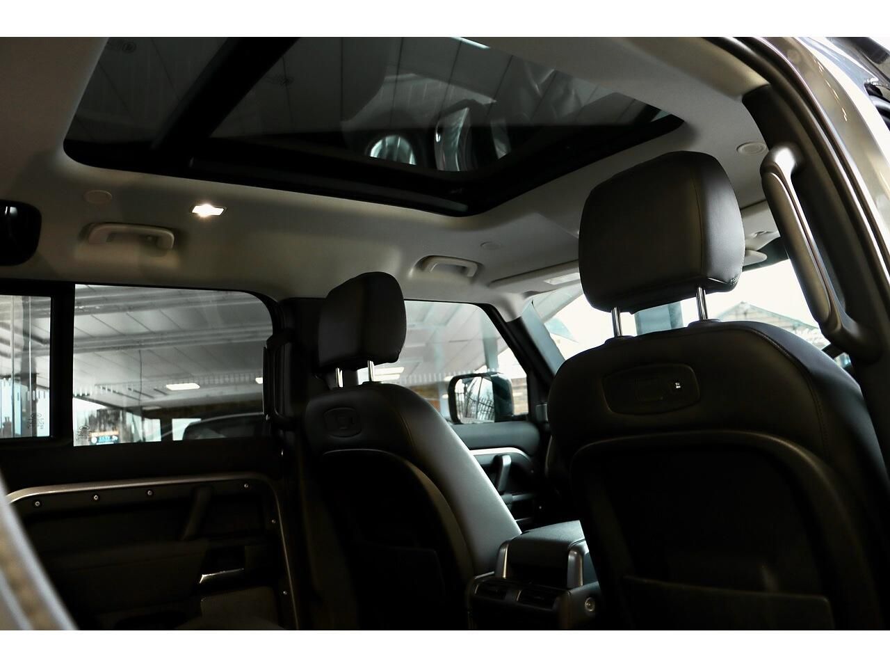 LAND ROVER DEFENDER ESTATE 2.0 P300 S 110 5dr Auto for sale UK - Slide 9