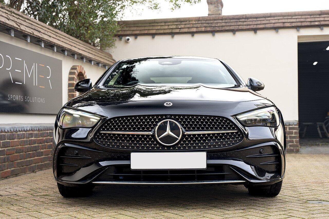 MERCEDES-BENZ CLE DIESEL COUPE CLE 220d AMG Line Premium Plus 2dr 9G-Tronic for sale UK - Slide 2