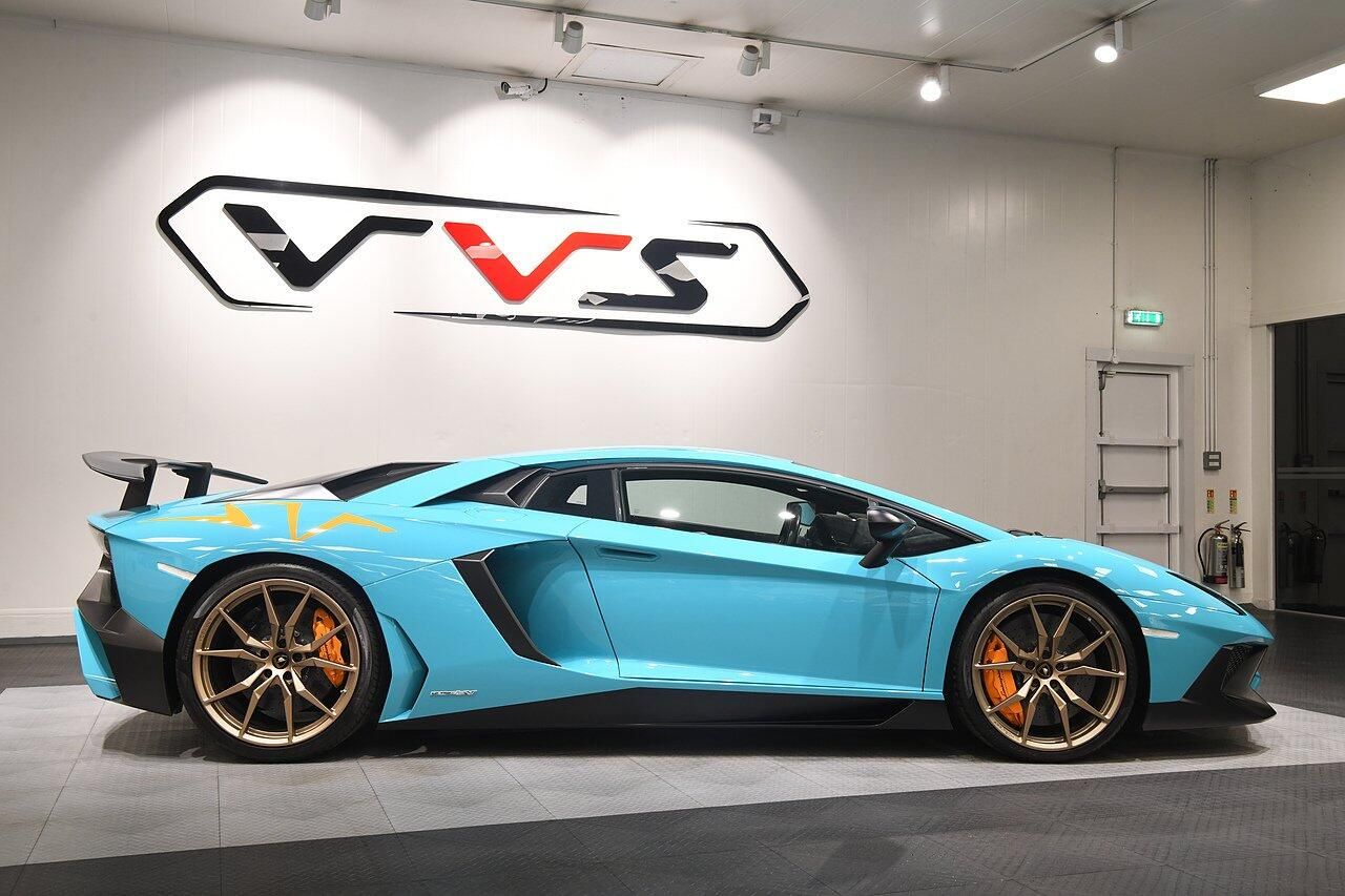 LAMBORGHINI AVENTADOR COUPE LP 750-4 Superveloce 2dr ISR for sale UK - Slide 2