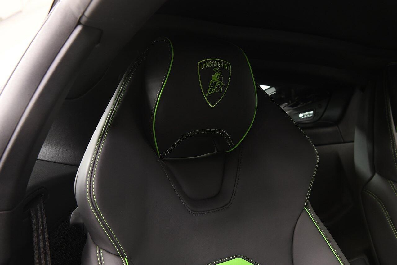 LAMBORGHINI HURACAN COUPE LP 640-4 Performante 2dr LDF for sale UK - Slide 9
