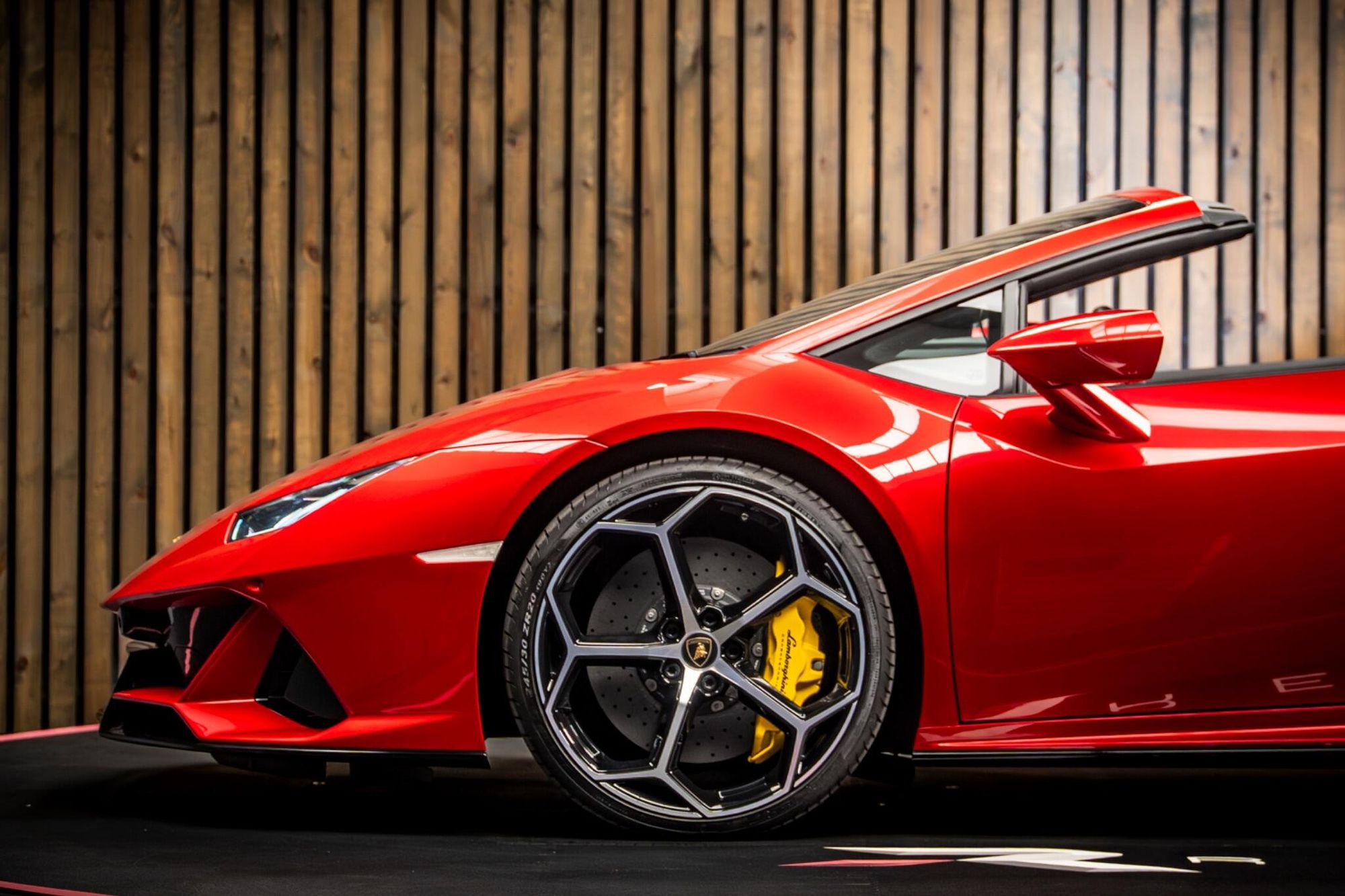 LAMBORGHINI HURACAN LP 640-4 EVO 60th Anniversary Spyder sports for sale UK - Slide 9