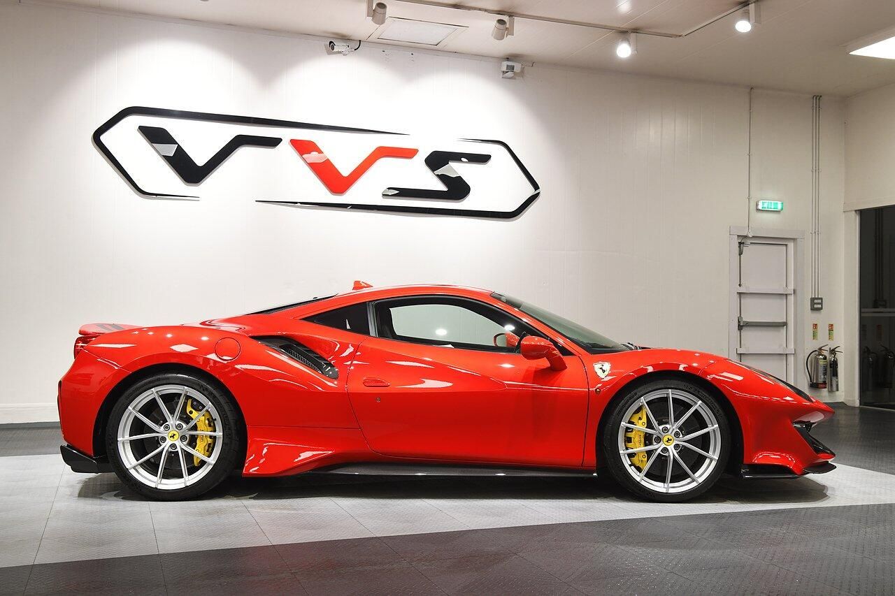 FERRARI 488 PISTA COUPE 2dr Auto for sale UK - Slide 2