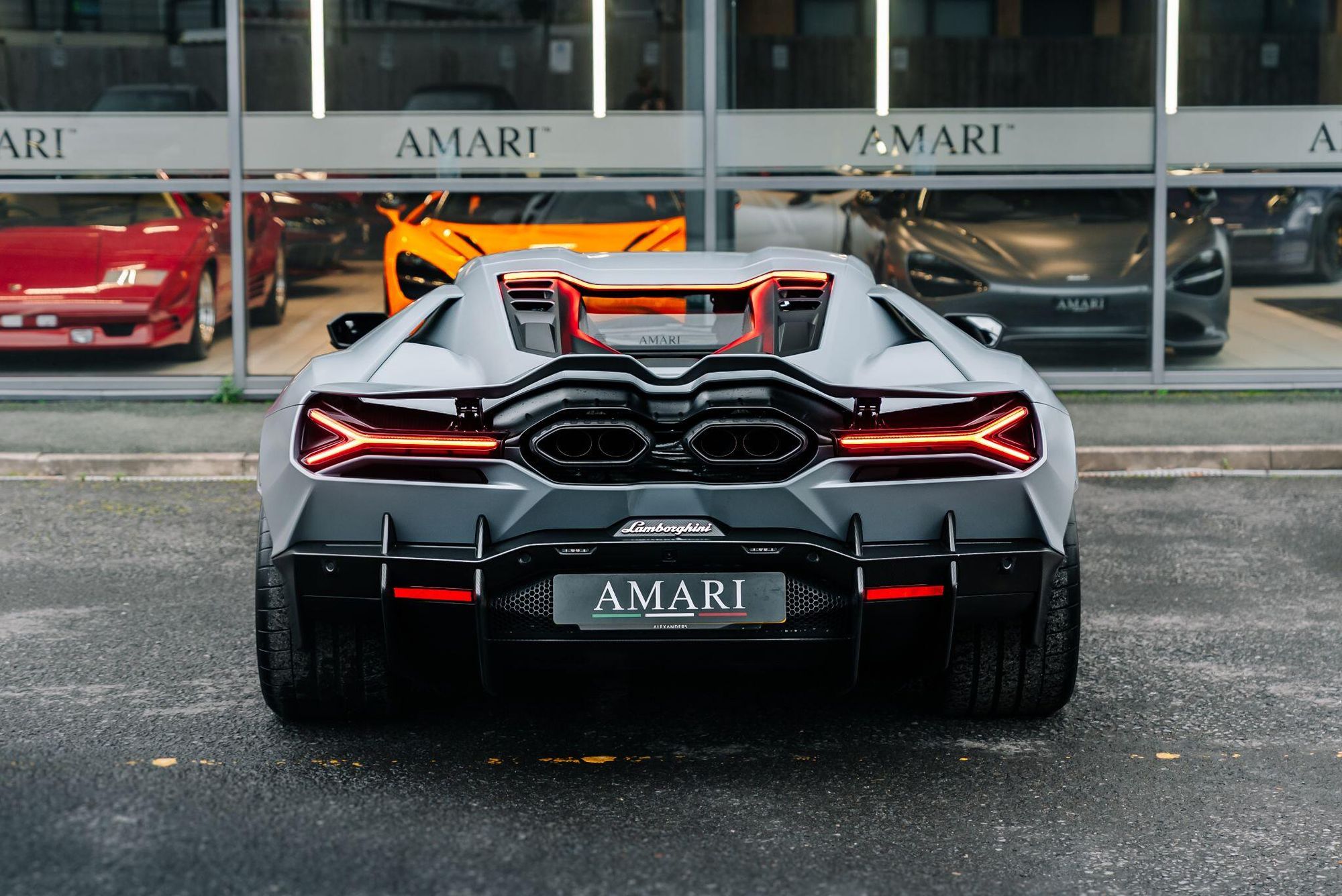 LAMBORGHINI REVUELTO COUPE 6.5 V12 1015 PHEV 2dr DCT for sale UK - Slide 8