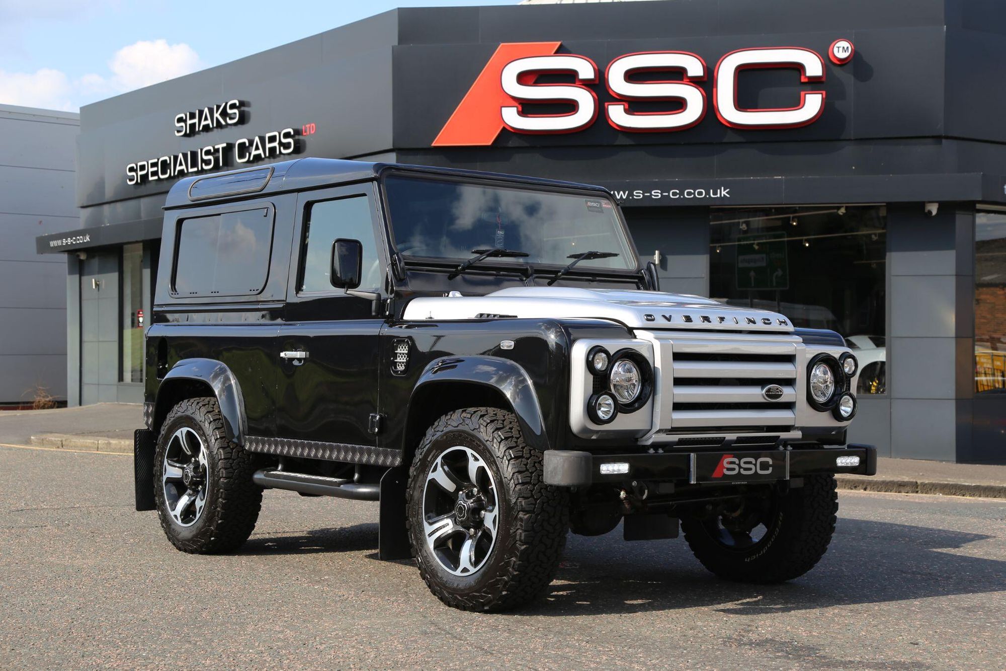 LAND ROVER DEFENDER 90 SWB DIESEL XS Station Wagon TDCi [2.2] for sale UK - Slide 4