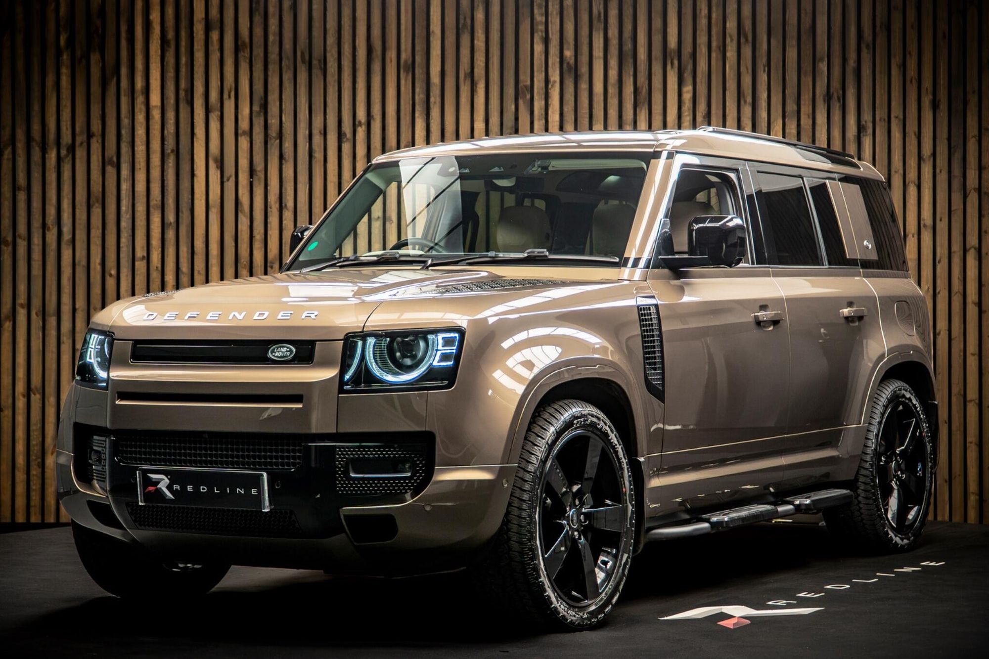 LAND ROVER DEFENDER ESTATE SPECIAL EDITIONS 2.0 P400e XS Edition 110 5dr Auto for sale UK - Slide 8