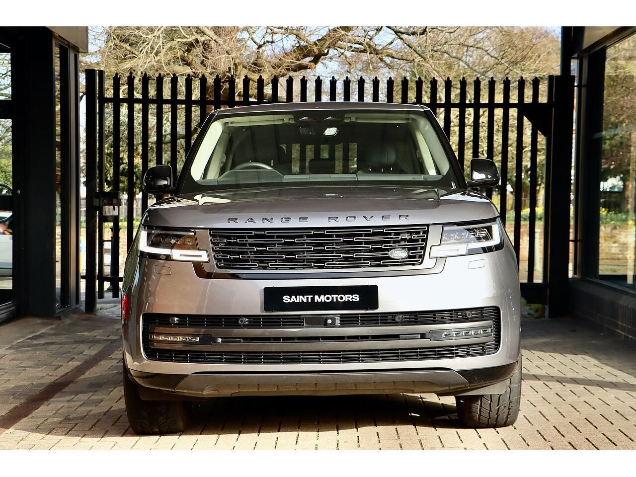 Land Rover Range Rover 3.0 D350 mHEV SE Diesel 5 Door Auto for sale UK - Slide 2
