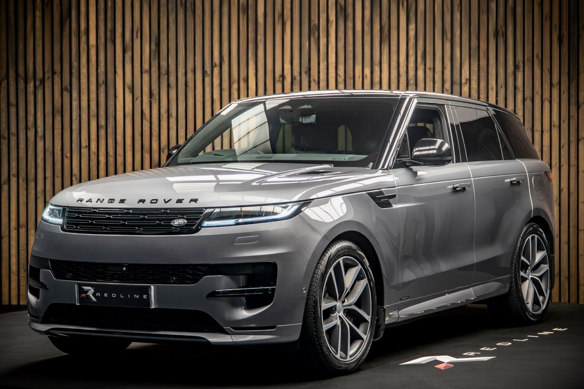 LAND ROVER RANGE ROVER SPORT ESTATE 3.0 P460e Autobiography 5dr Auto for sale UK - Slide 8