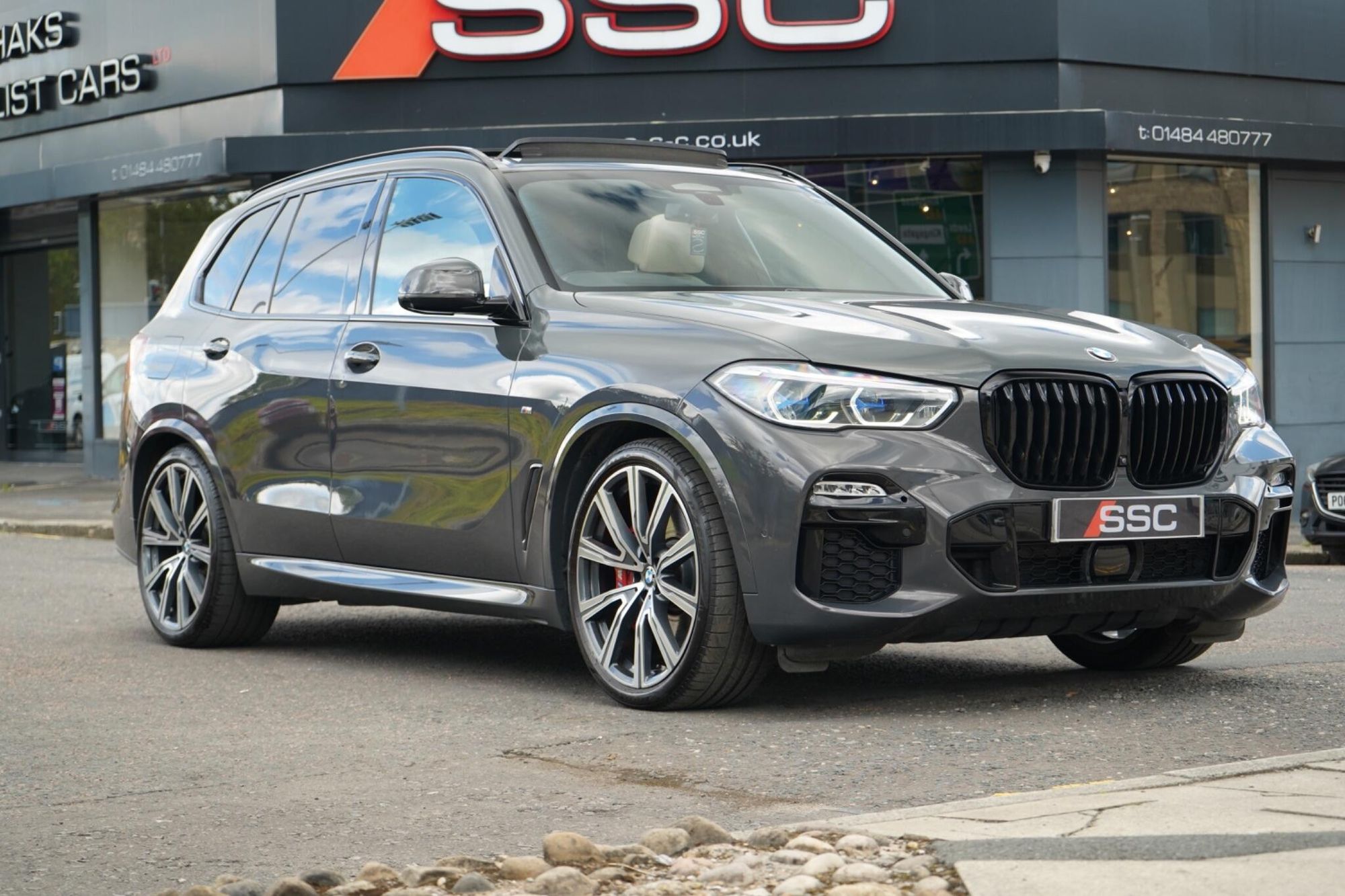 BMW X5 DIESEL ESTATE xDrive40d MHT M Sport 5dr Auto for sale UK - Slide 4