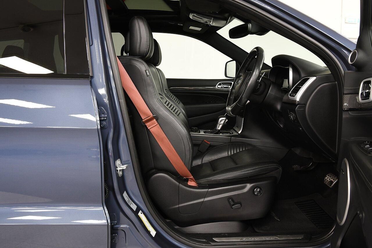 JEEP GRAND CHEROKEE SW SPECIAL EDITION 6.2 V8 HEMI Supercharged Trackhawk 5dr Auto for sale UK - Slide 6