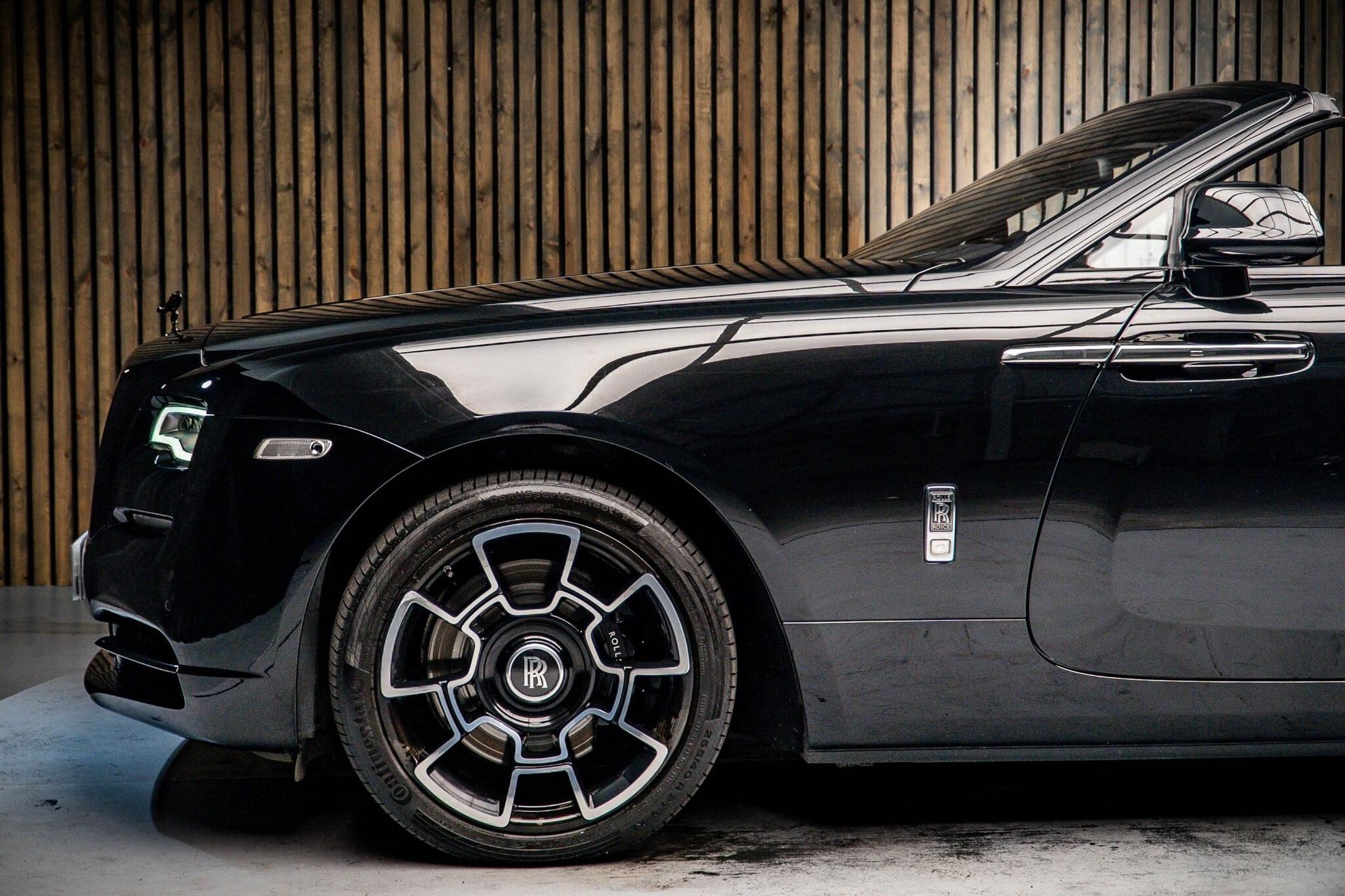 ROLLS-ROYCE DAWN CONVERTIBLE 2dr Auto for sale UK - Slide 9