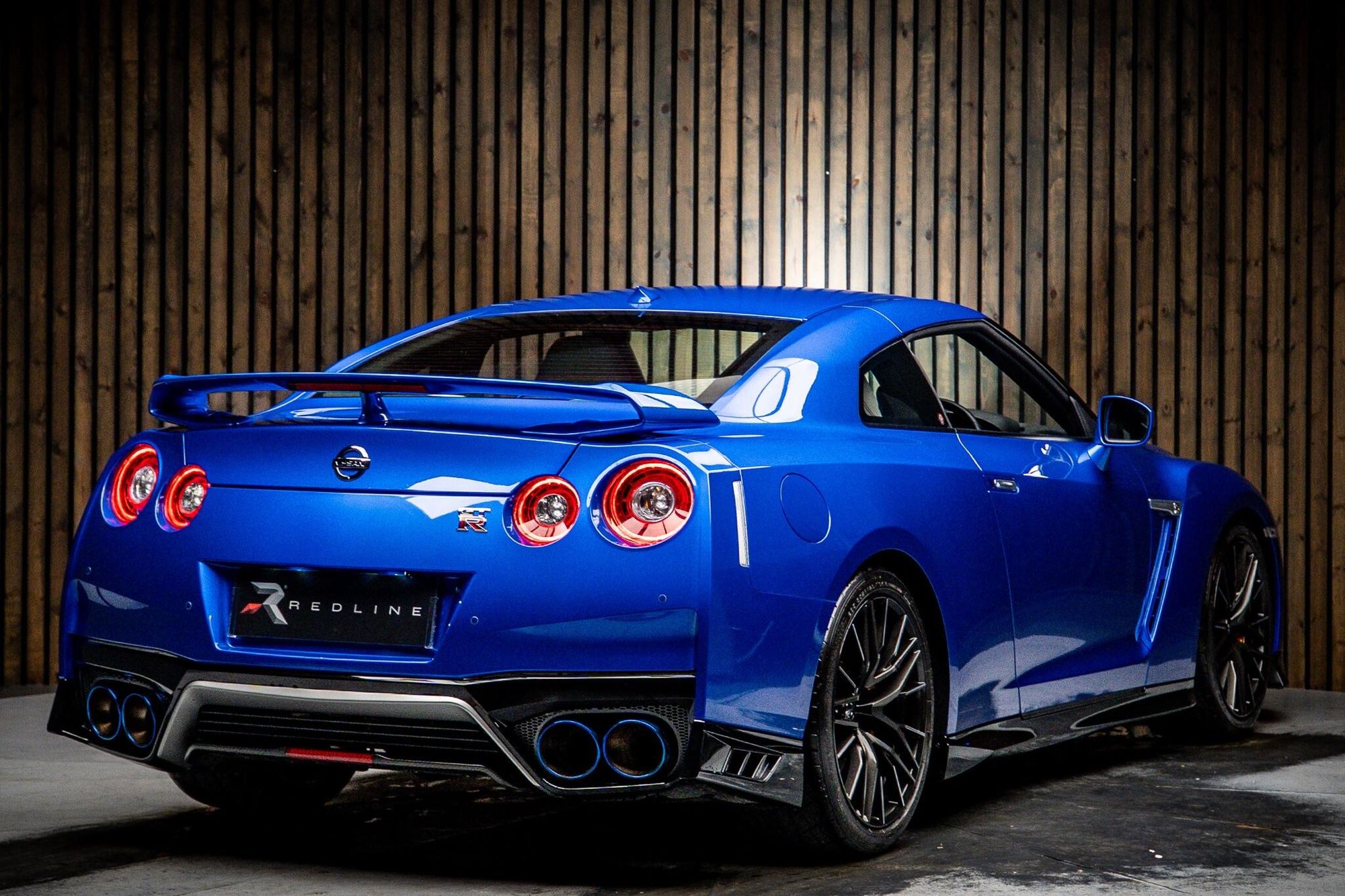 NISSAN GT-R COUPE 3.8 Prestige 2dr Auto for sale UK - Slide 4