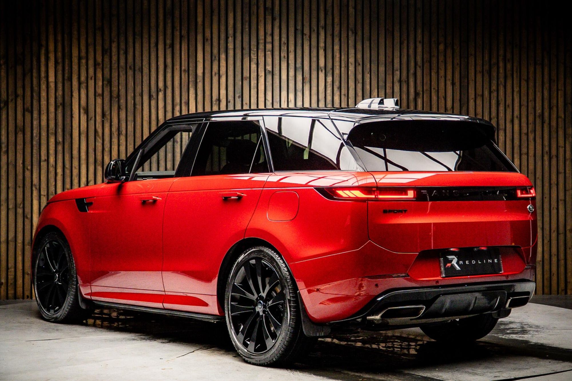 LAND ROVER RANGE ROVER SPORT ESTATE 3.0 P510e First Edition 5dr Auto for sale UK - Slide 3