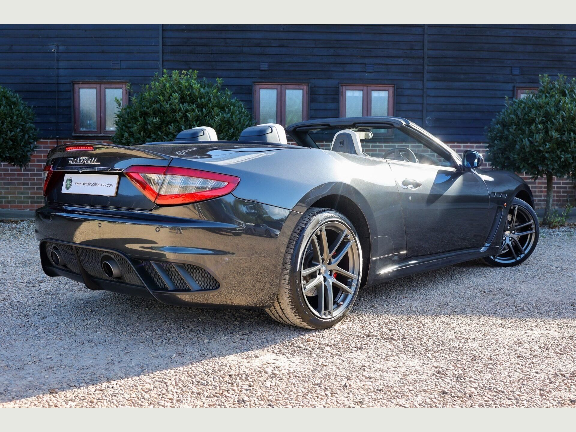 MASERATI GRANCABRIO CONVERTIBLE SPECIAL EDITION V8 MC Centennial Edition 2dr MC Shift for sale UK - Slide 10