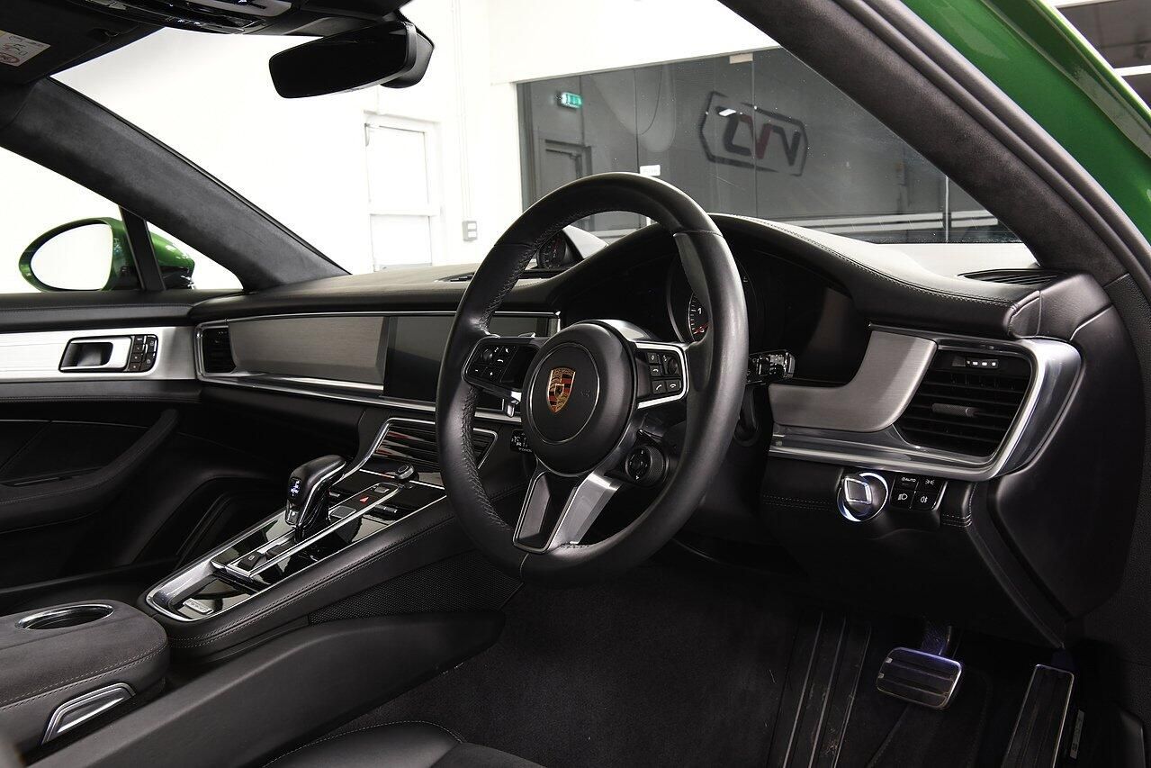 PORSCHE PANAMERA HATCHBACK 4.0 V8 Turbo GTS 5dr PDK for sale UK - Slide 4