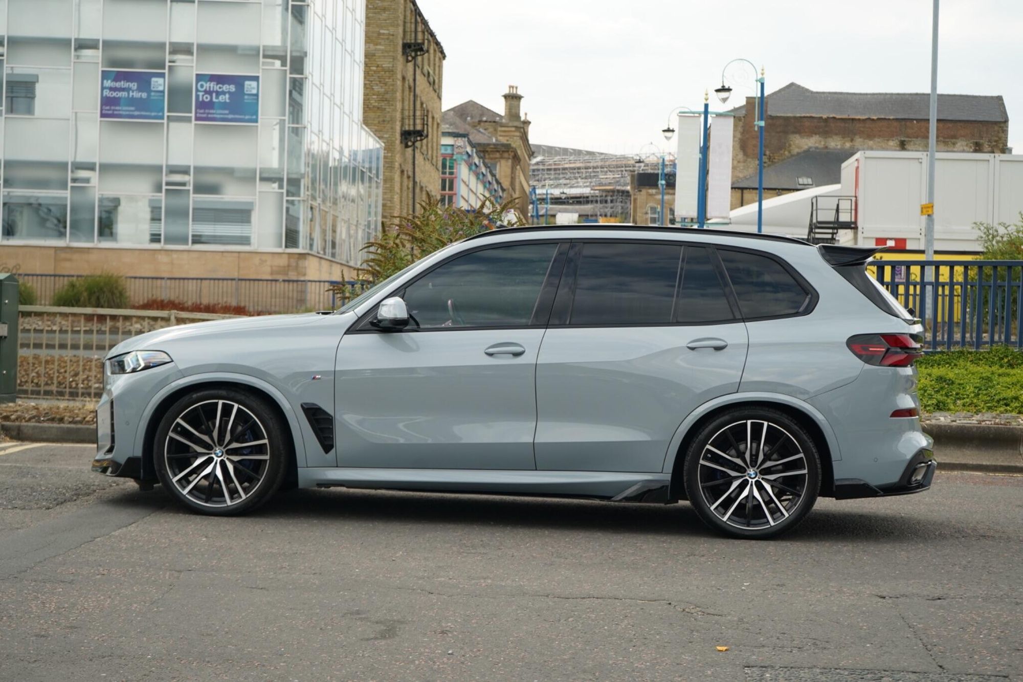 BMW X5 DIESEL ESTATE xDrive30d MHT M Sport 5dr Auto for sale UK - Slide 7