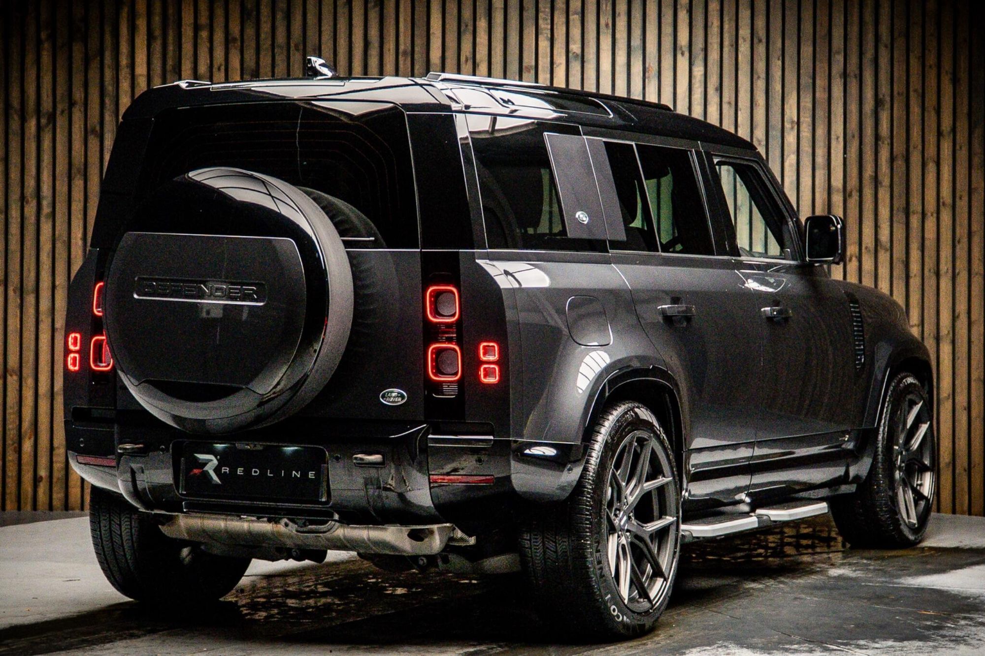 LAND ROVER DEFENDER ESTATE 2.0 P400e X 110 5dr Auto for sale UK - Slide 4