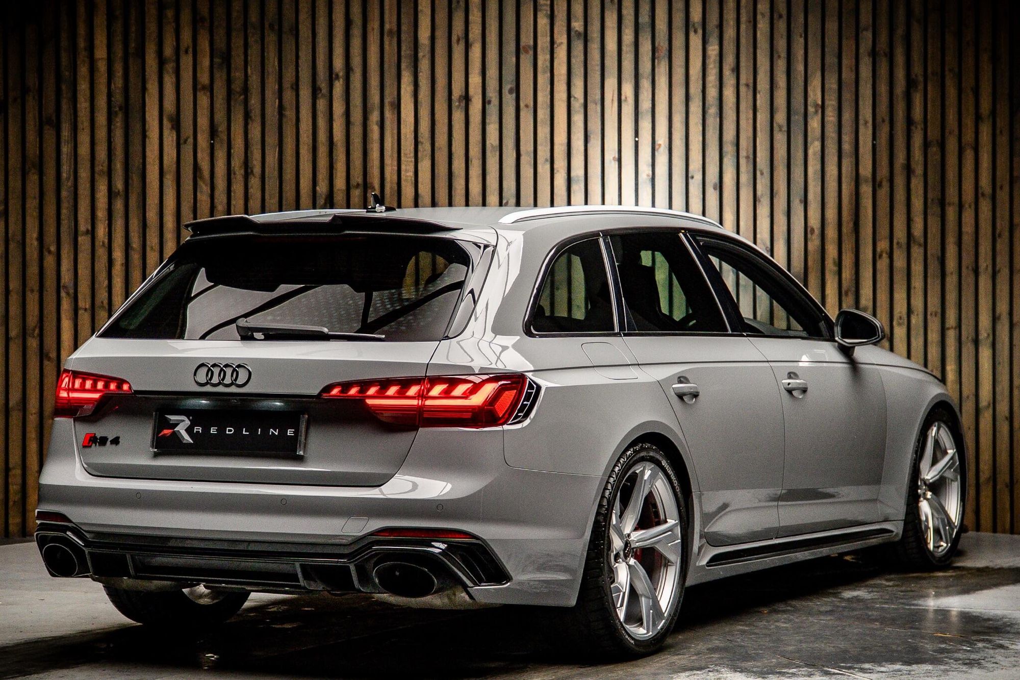 AUDI RS4 RS 4 AVANT RS 4 TFSI Quattro 5dr Tiptronic for sale UK - Slide 4