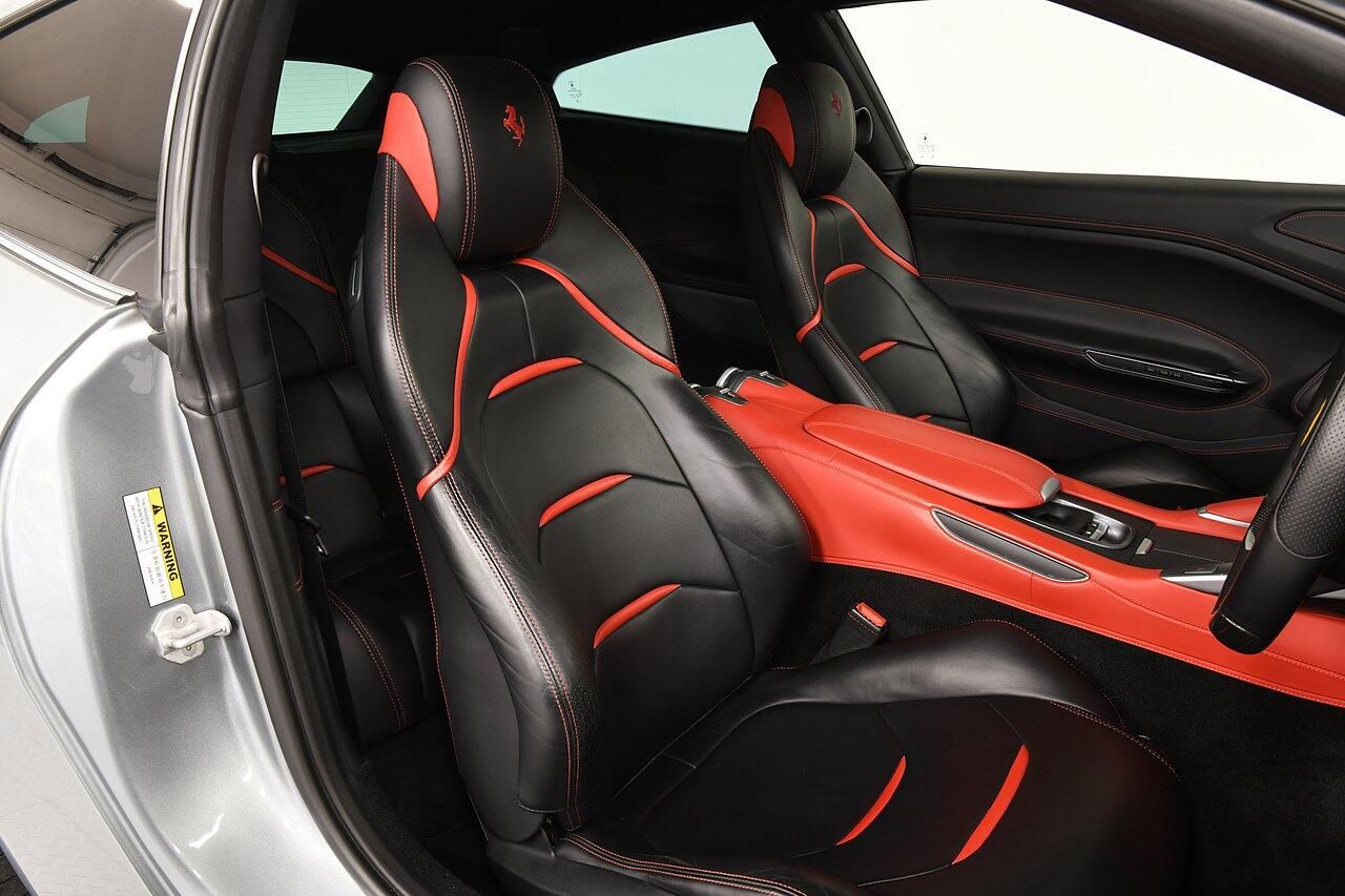 FERRARI GTC4 LUSSO COUPE T 2dr Auto for sale UK - Slide 8