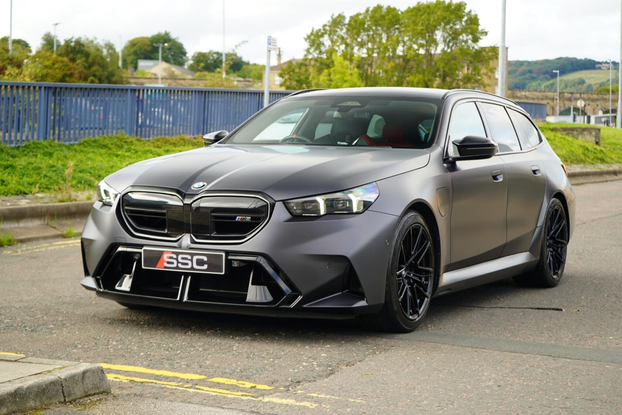 BMW M5 Touring 4.4 22.1kWh 5 Door Auto for sale UK - Slide 8
