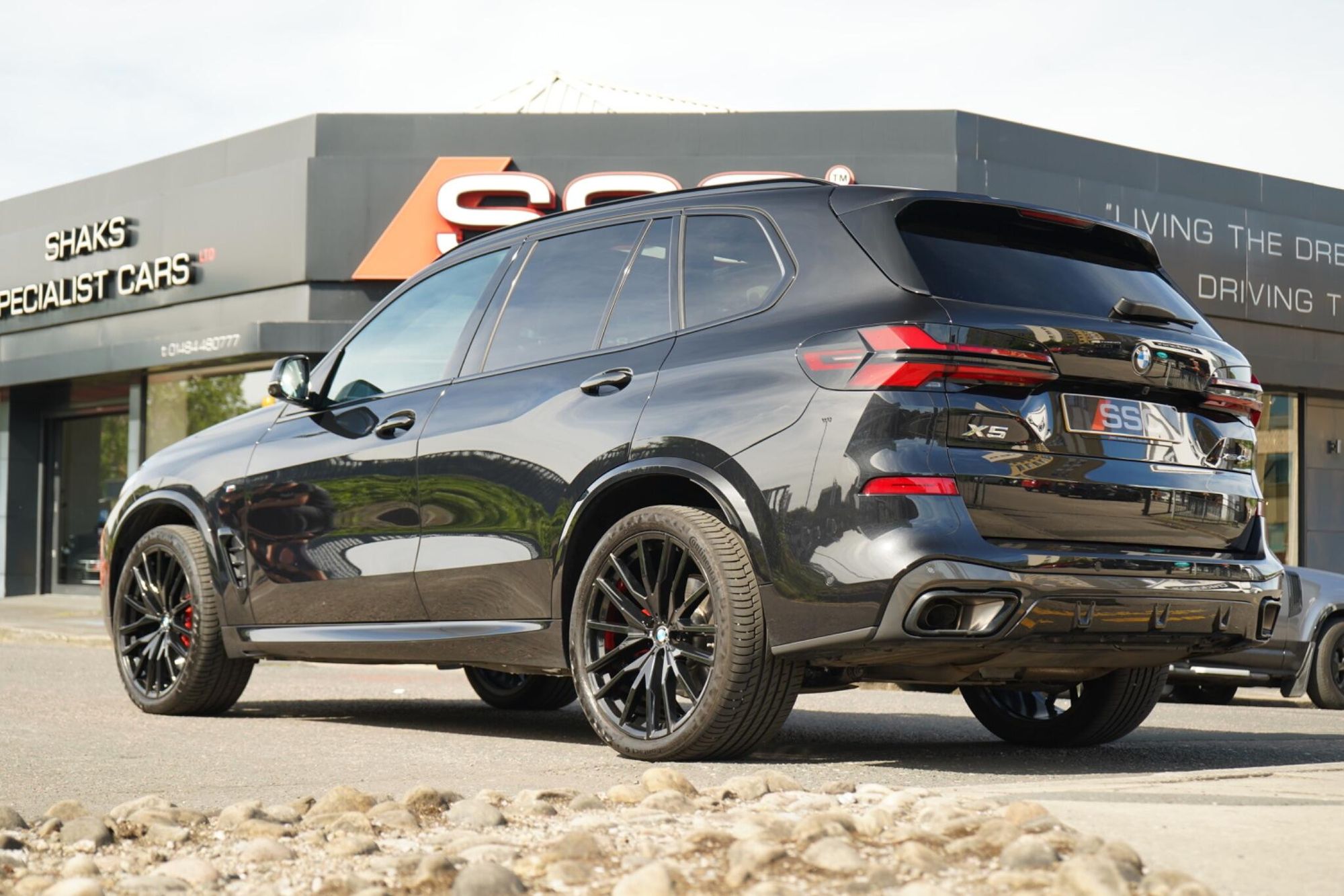 BMW X5 DIESEL ESTATE xDrive40d MHT M Sport 5dr Auto for sale UK - Slide 2