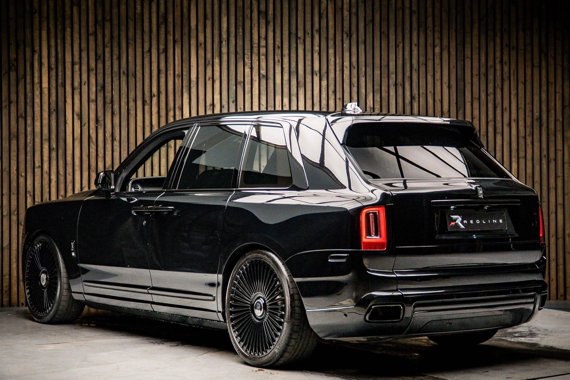 ROLLS-ROYCE CULLINAN ESTATE 5dr Auto for sale UK - Slide 3