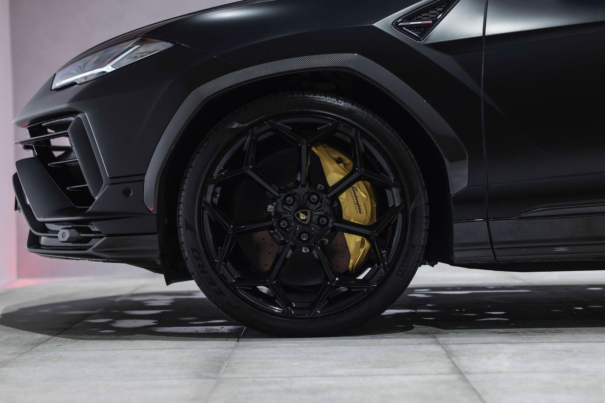 LAMBORGHINI URUS ESTATE 4.0T FSI V8 Performante 5dr Auto for sale UK - Slide 4