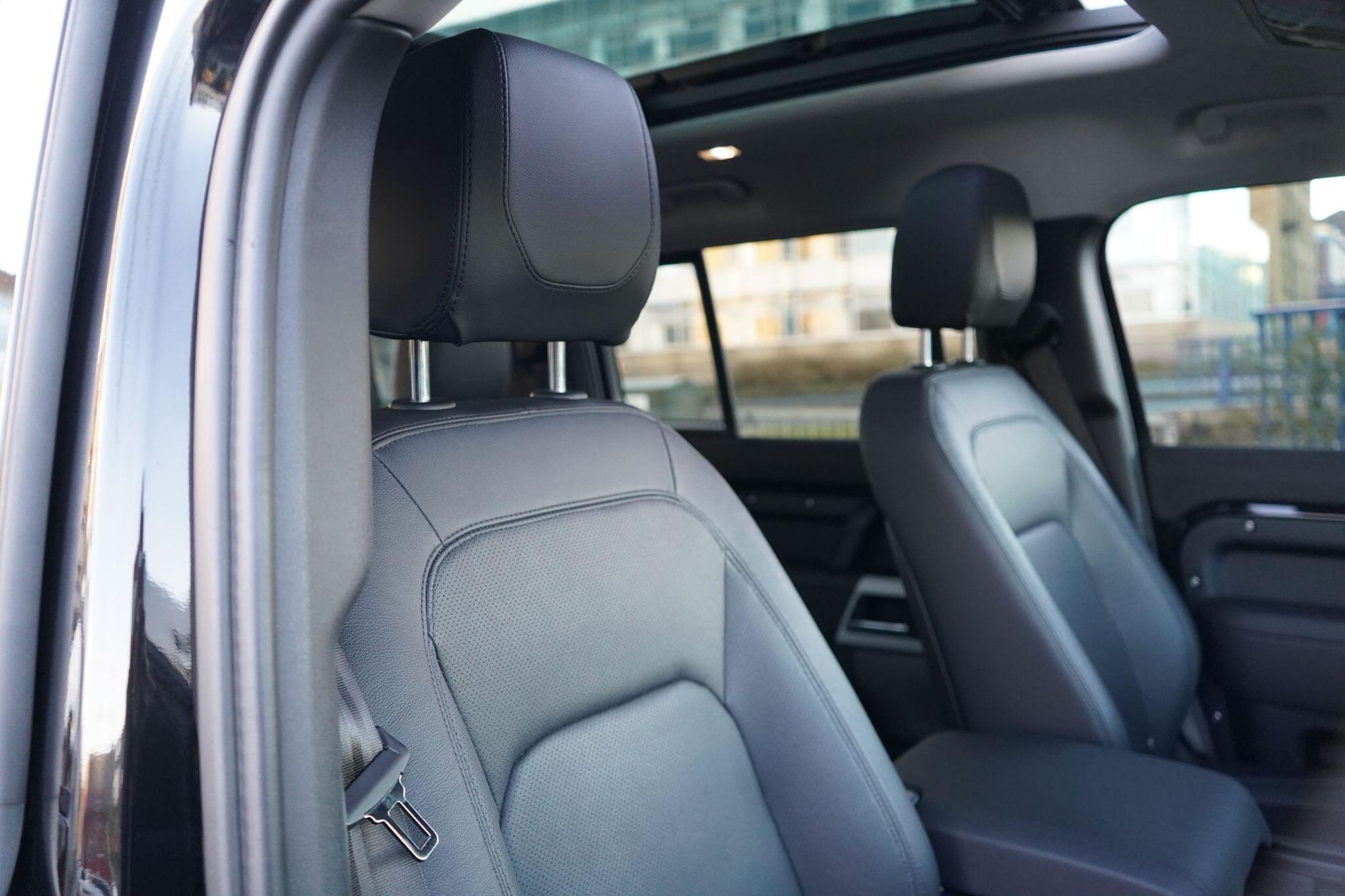 LAND ROVER DEFENDER ESTATE SPECIAL EDITIONS 3.0 P400 XS Edition 110 5dr Auto for sale UK - Slide 3