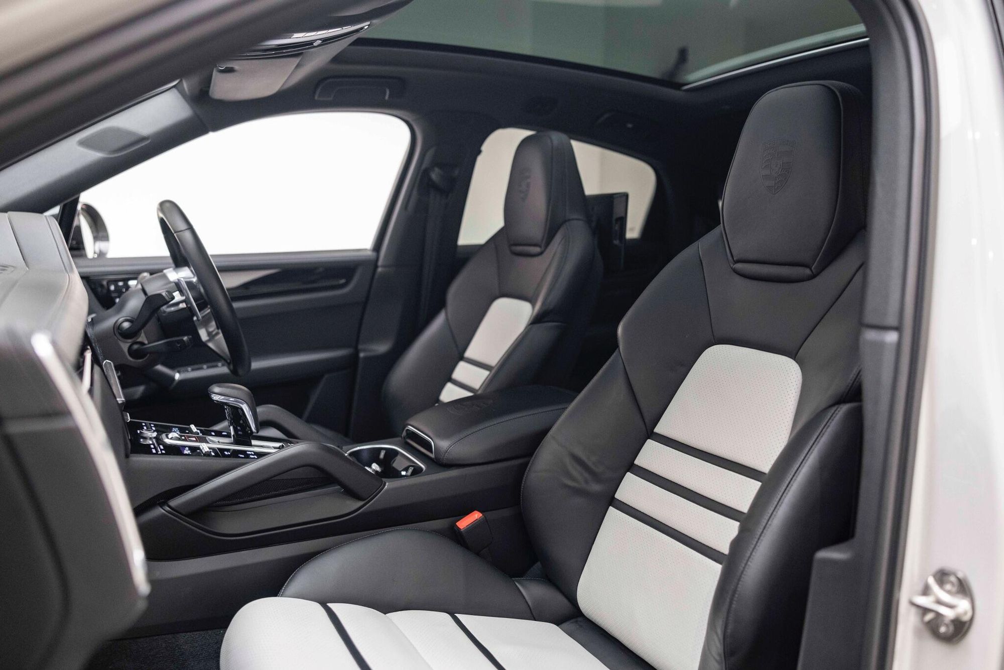 PORSCHE CAYENNE COUPE S 5dr Tiptronic S for sale UK - Slide 3