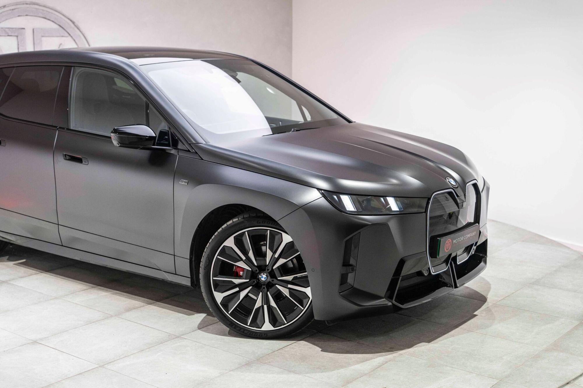 BMW iX ESTATE 485kW M70 xDrive 112kWh 5dr Auto for sale UK - Slide 7