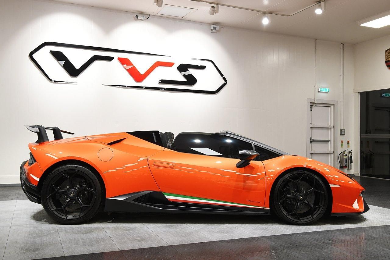 LAMBORGHINI HURACAN SPYDER LP 640-4 Performante 2dr LDF for sale UK - Slide 2