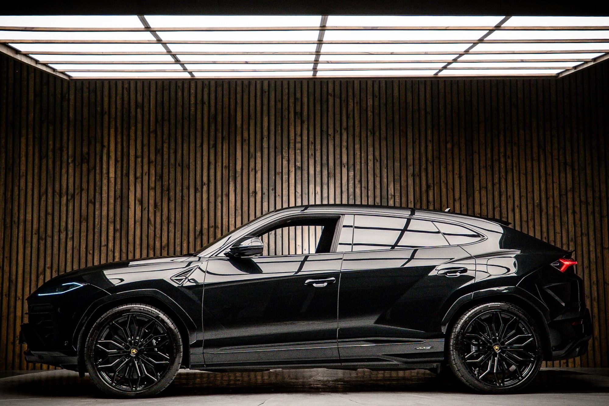 LAMBORGHINI URUS ESTATE 4.0T V8 800 PHEV SE 5dr Auto for sale UK - Slide 7