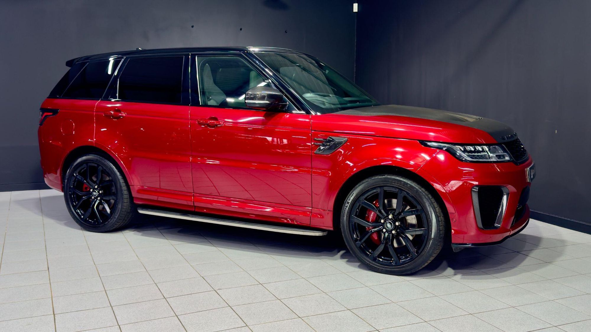 LAND ROVER RANGE ROVER SPORT ESTATE 5.0 P575 S/C SVR Carbon Edition 5dr Auto for sale UK - Slide 9