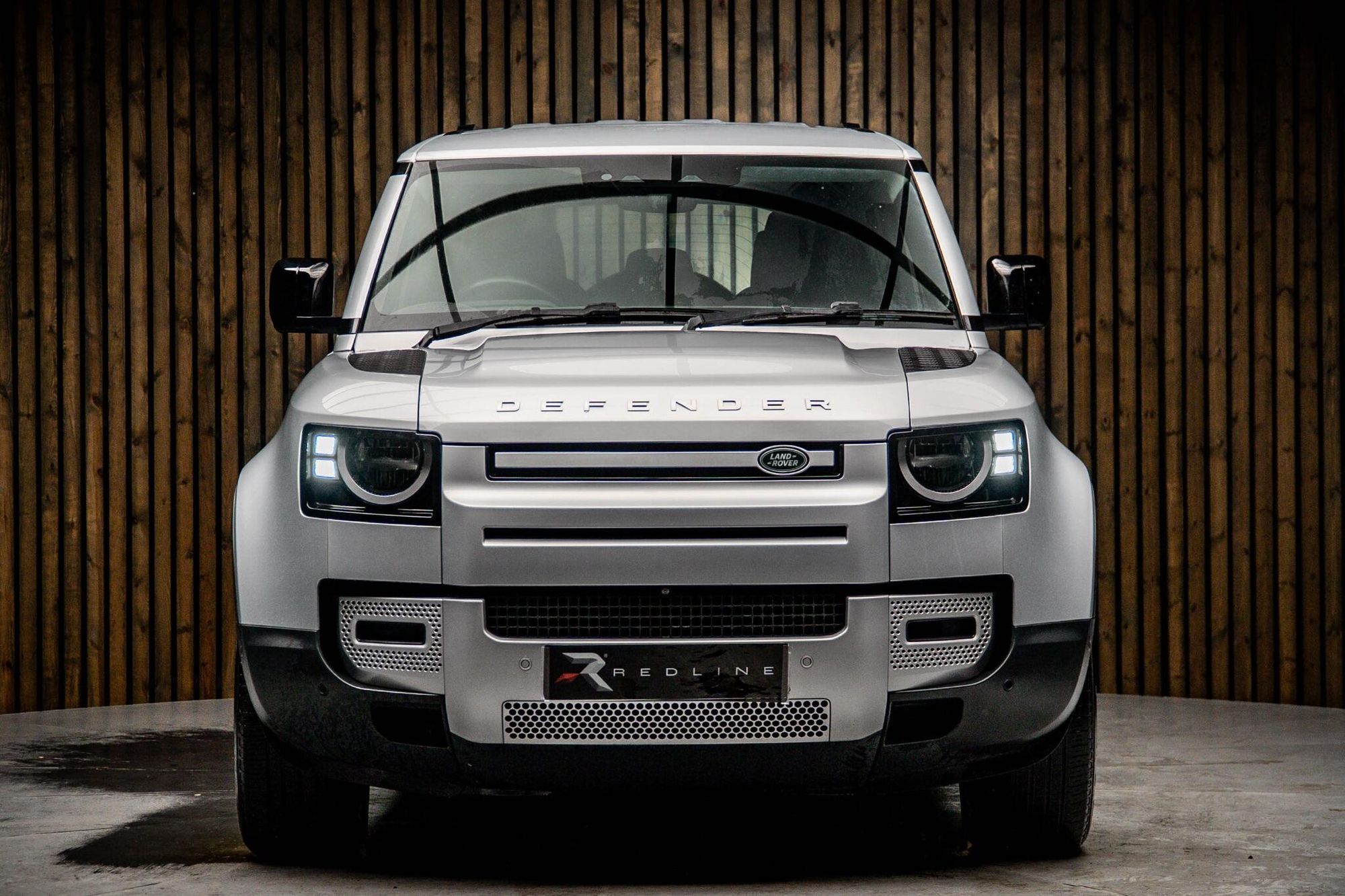 LAND ROVER DEFENDER DIESEL ESTATE 3.0 D200 S 110 5dr Auto for sale UK - Slide 5