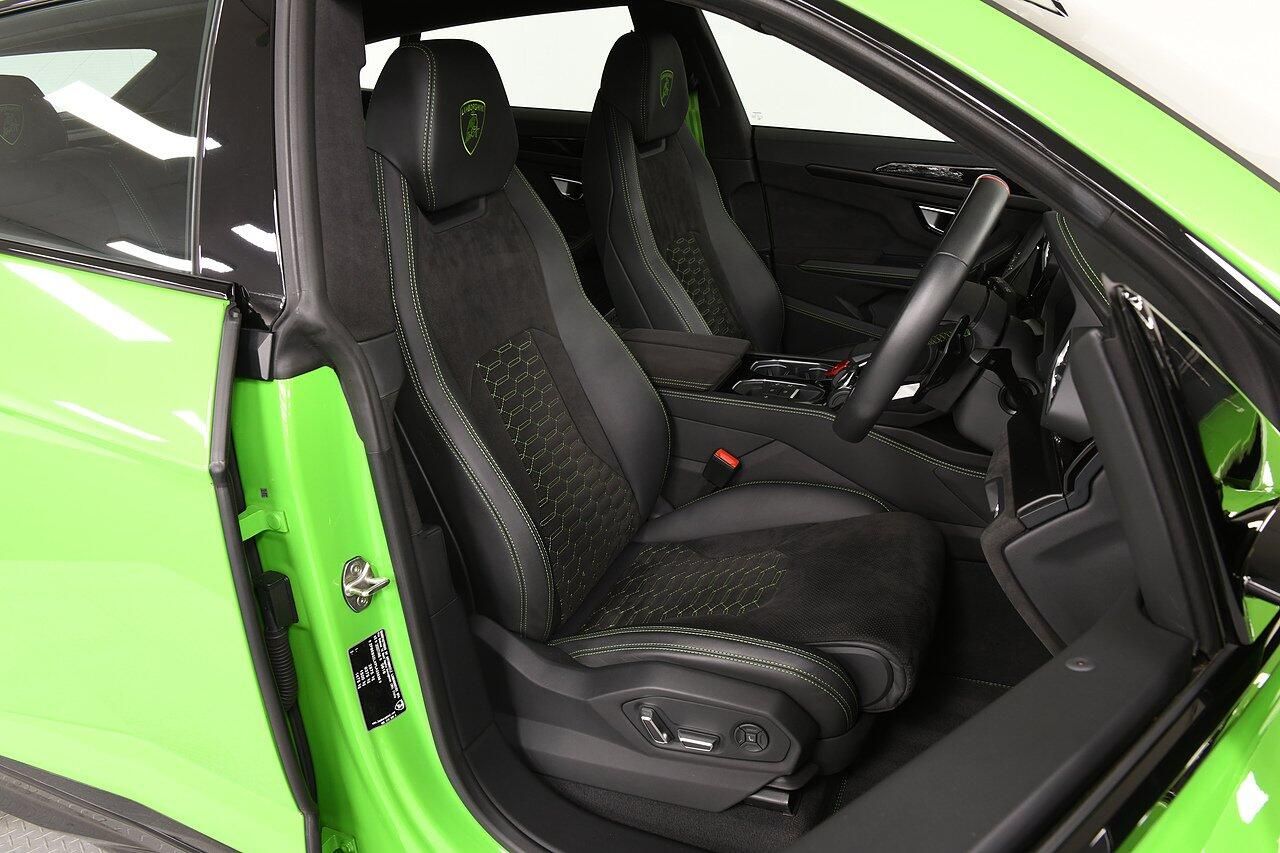 LAMBORGHINI URUS ESTATE 4.0T FSI V8 S 5dr Auto for sale UK - Slide 7