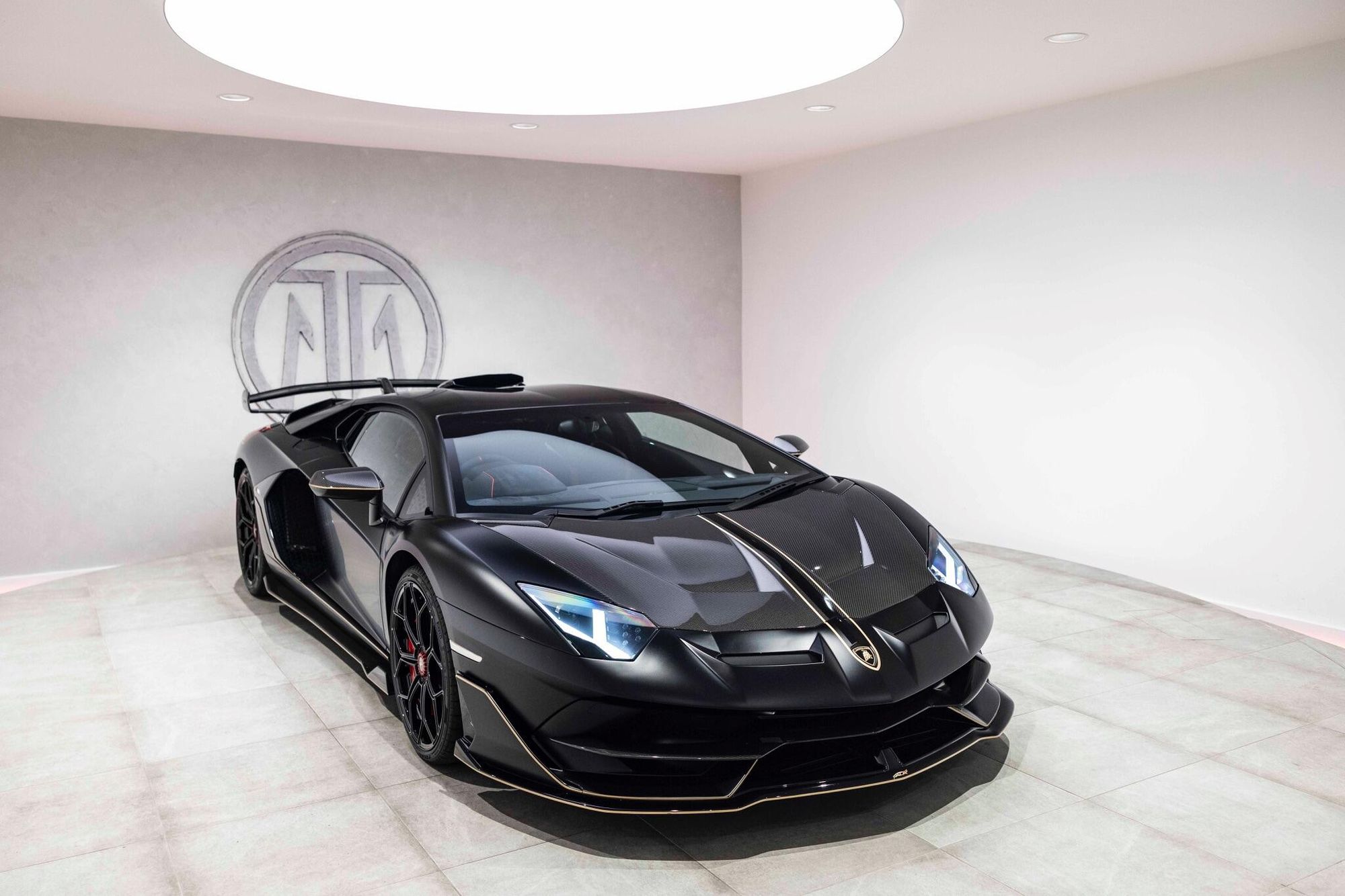 LAMBORGHINI AVENTADOR COUPE SPECIAL EDITION LP 770-4 SVJ 2dr ISR for sale UK - Slide 2