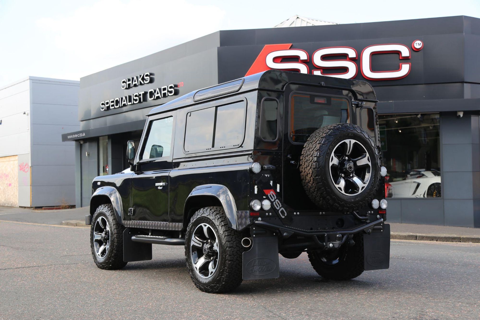 LAND ROVER DEFENDER 90 SWB DIESEL XS Station Wagon TDCi [2.2] for sale UK - Slide 2