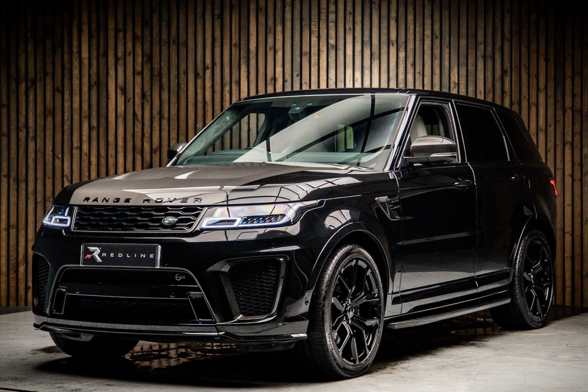 LAND ROVER RANGE ROVER SPORT ESTATE 5.0 P575 S/C SVR Carbon Edition 5dr Auto for sale UK - Slide 8