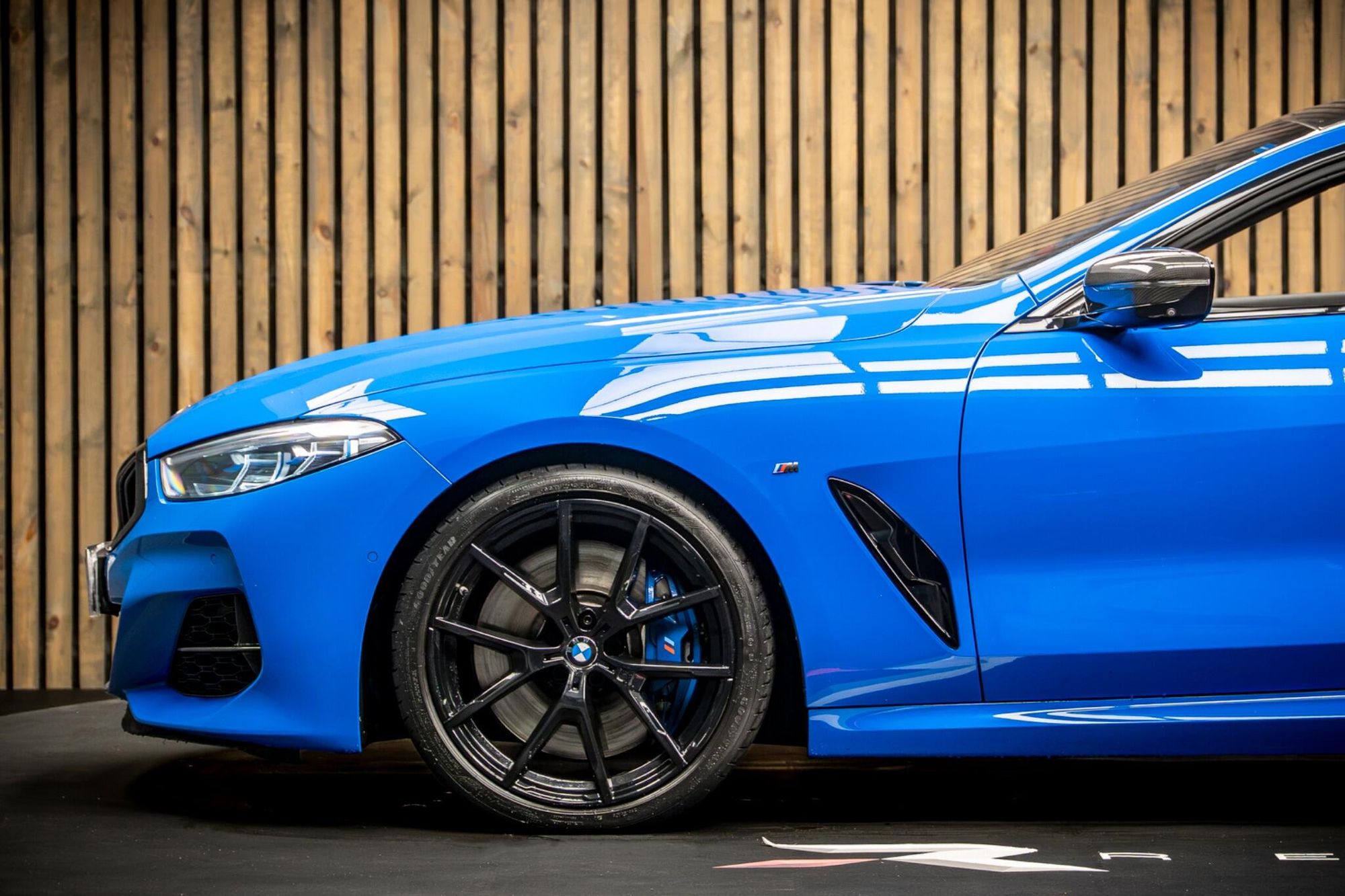 BMW 8 SERIES COUPE M850i xDrive 2dr Auto for sale UK - Slide 9