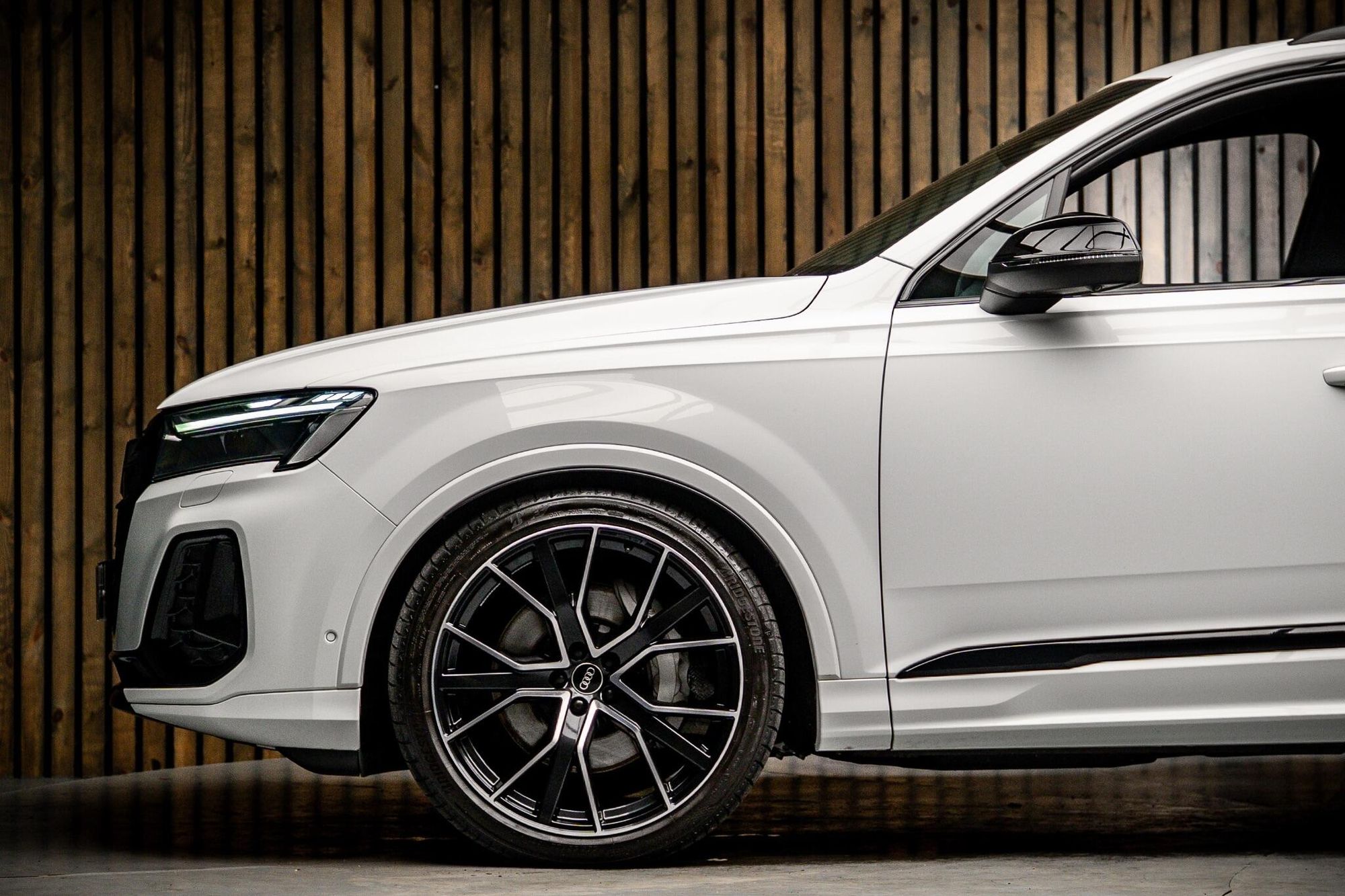 AUDI Q7 DIESEL ESTATE 50 TDI Quattro Black Edition 5dr Tiptronic for sale UK - Slide 9