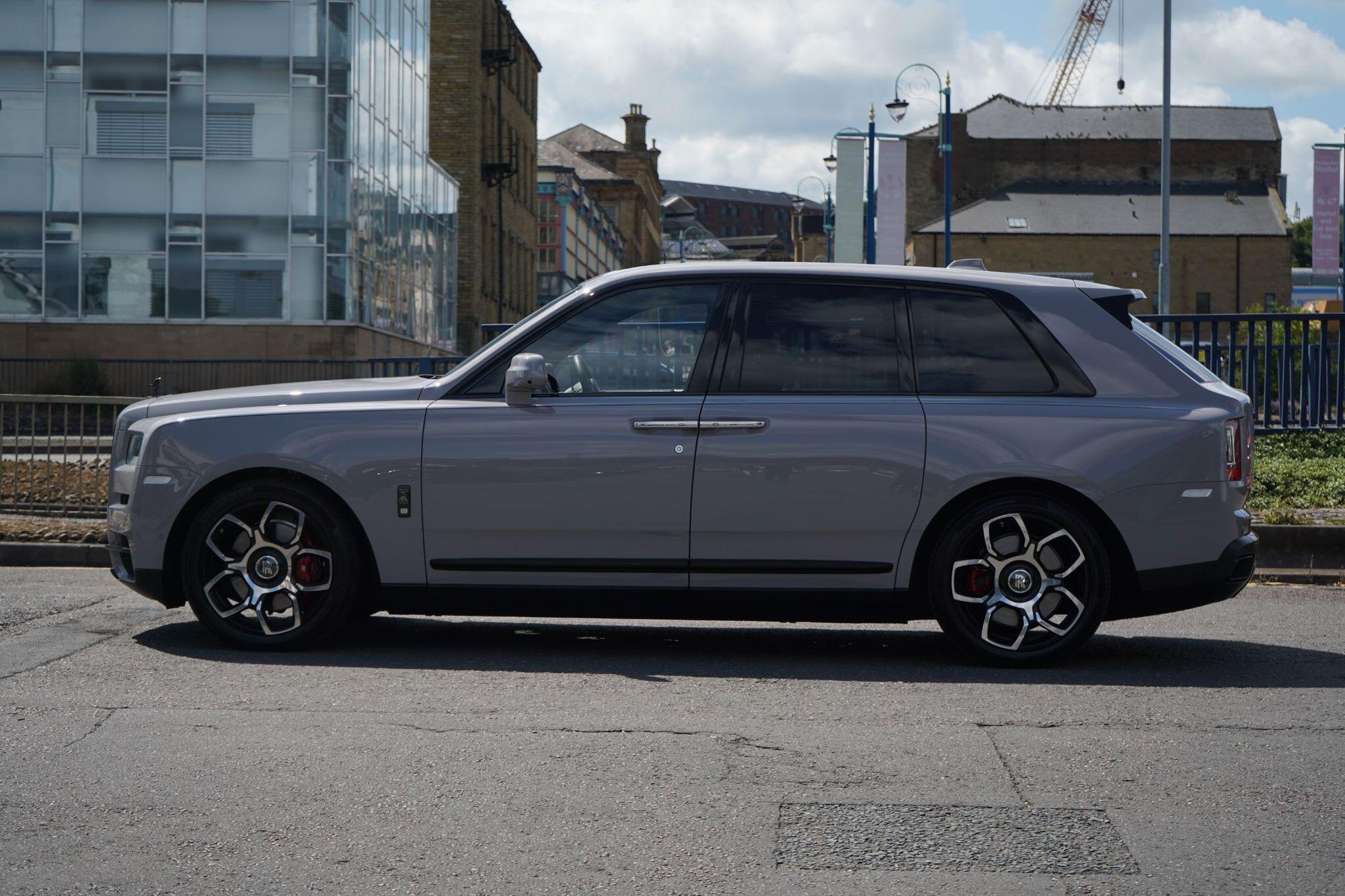 ROLLS-ROYCE CULLINAN ESTATE Black Badge 5dr Auto for sale UK - Slide 5