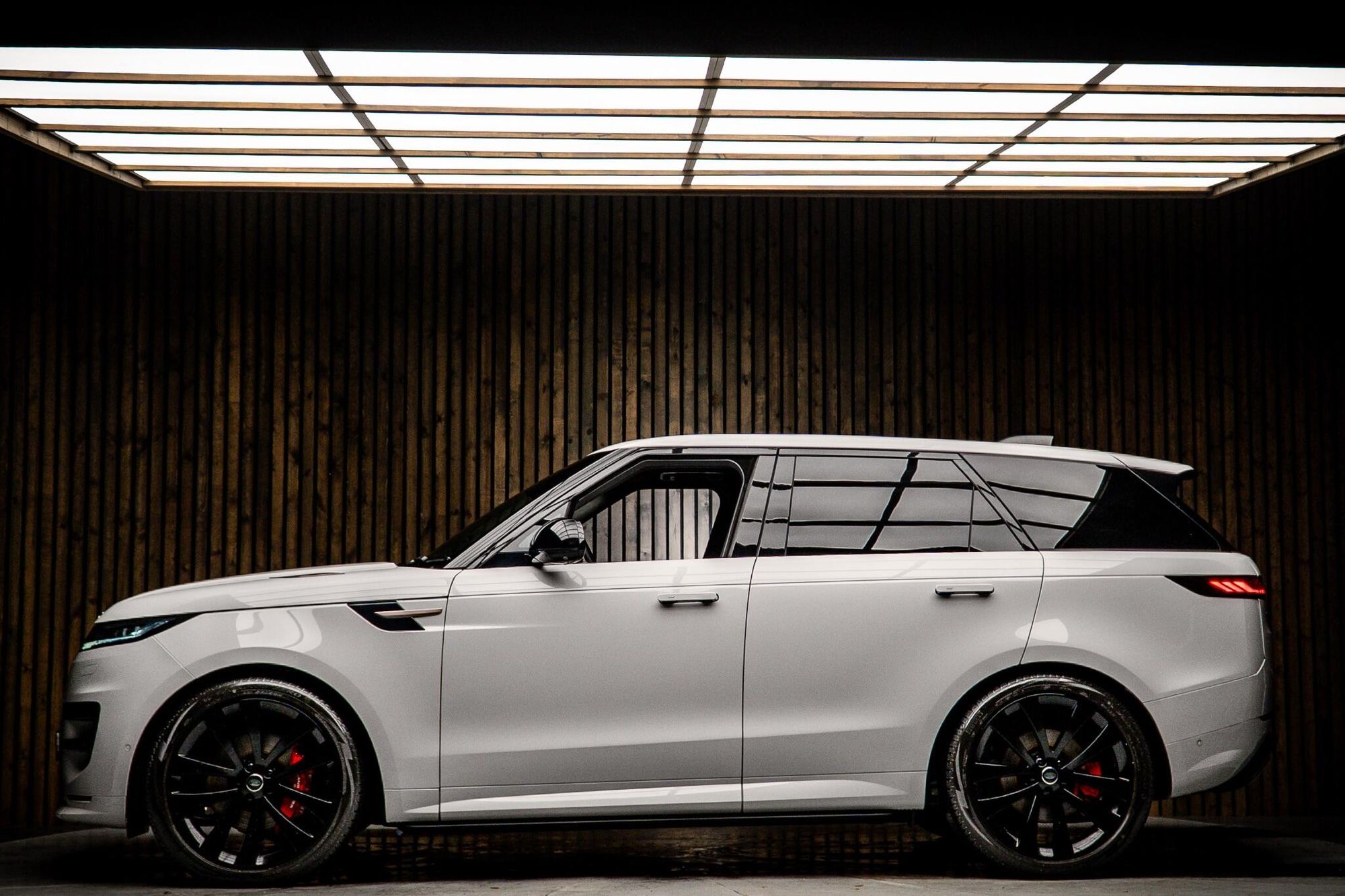 LAND ROVER RANGE ROVER SPORT DIESEL ESTATE 3.0 D350 Autobiography 5dr Auto for sale UK - Slide 7