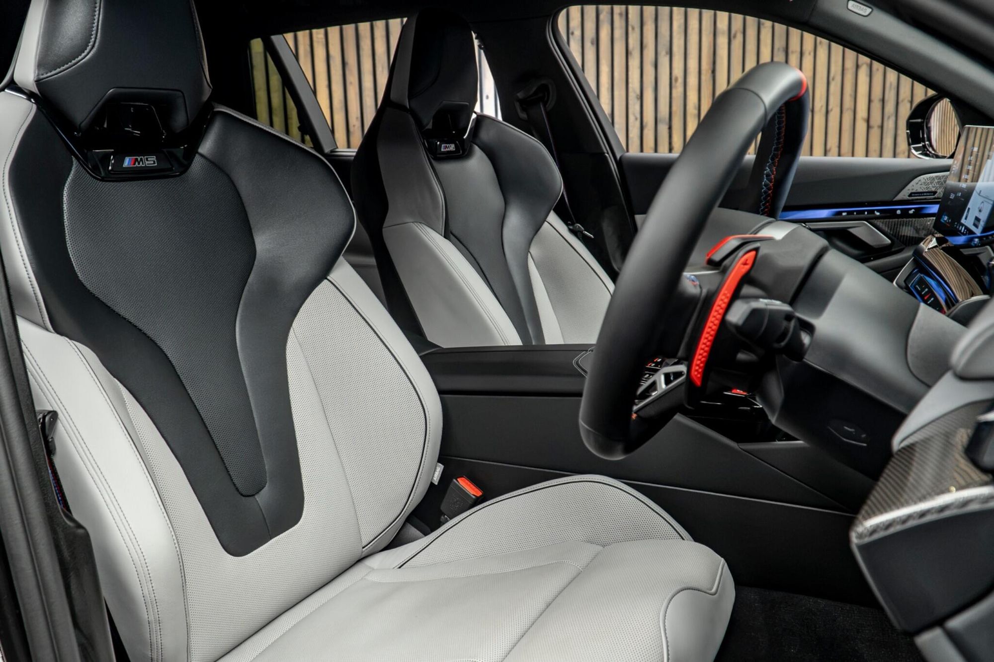 BMW M5  4.4 22.1kWh Touring Steptronic xDrive Euro 6 (s/s) 5dr for sale UK - Slide 2